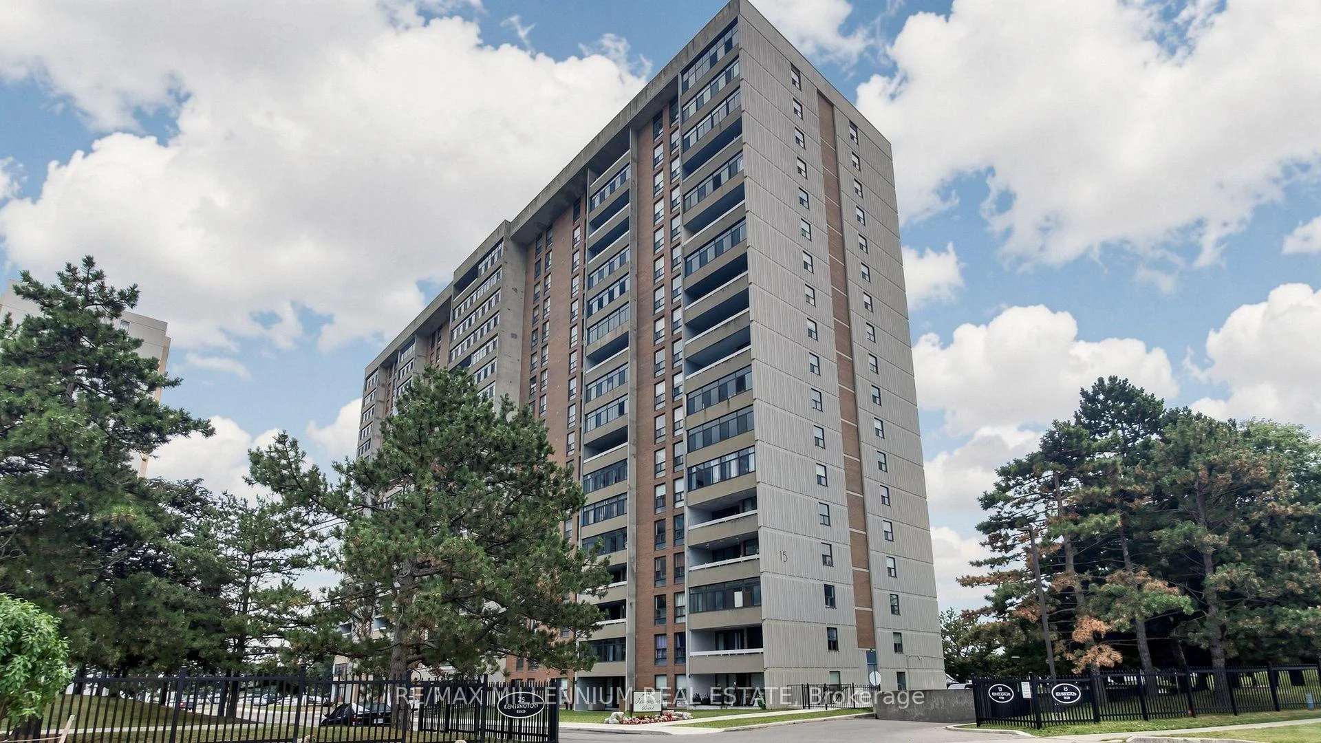 Front of Unit 1512, 15 Kensington Rd