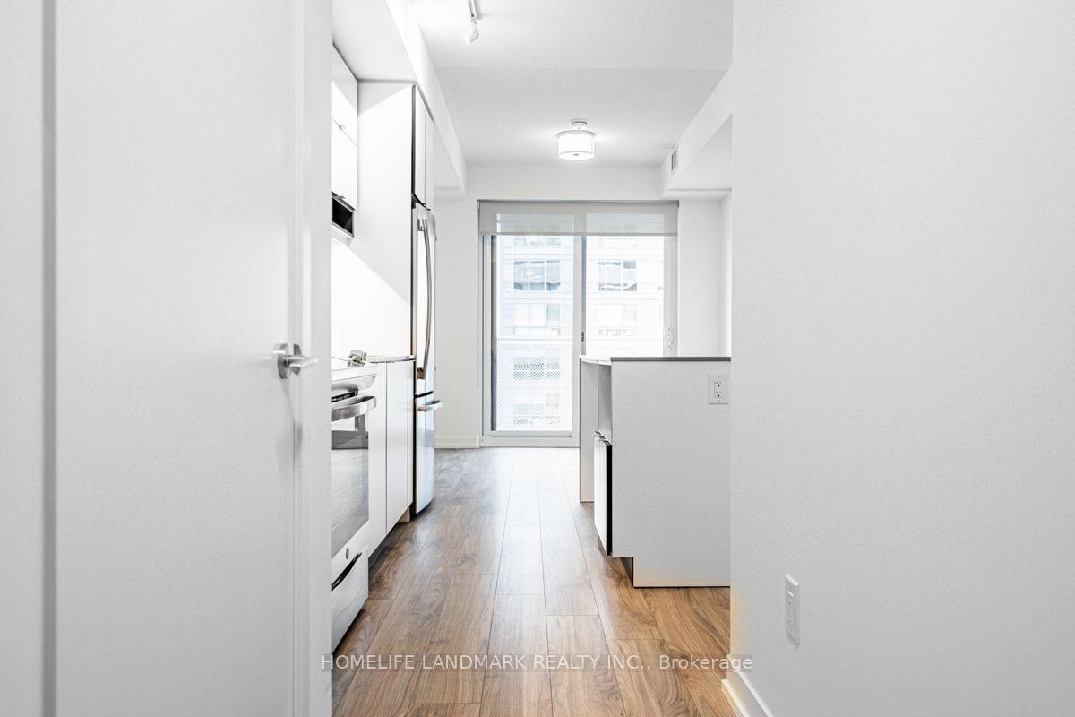Photo 8 of Unit 1506, 4065 Confederation Parkway, Mississauga, City Centre — HOMEH