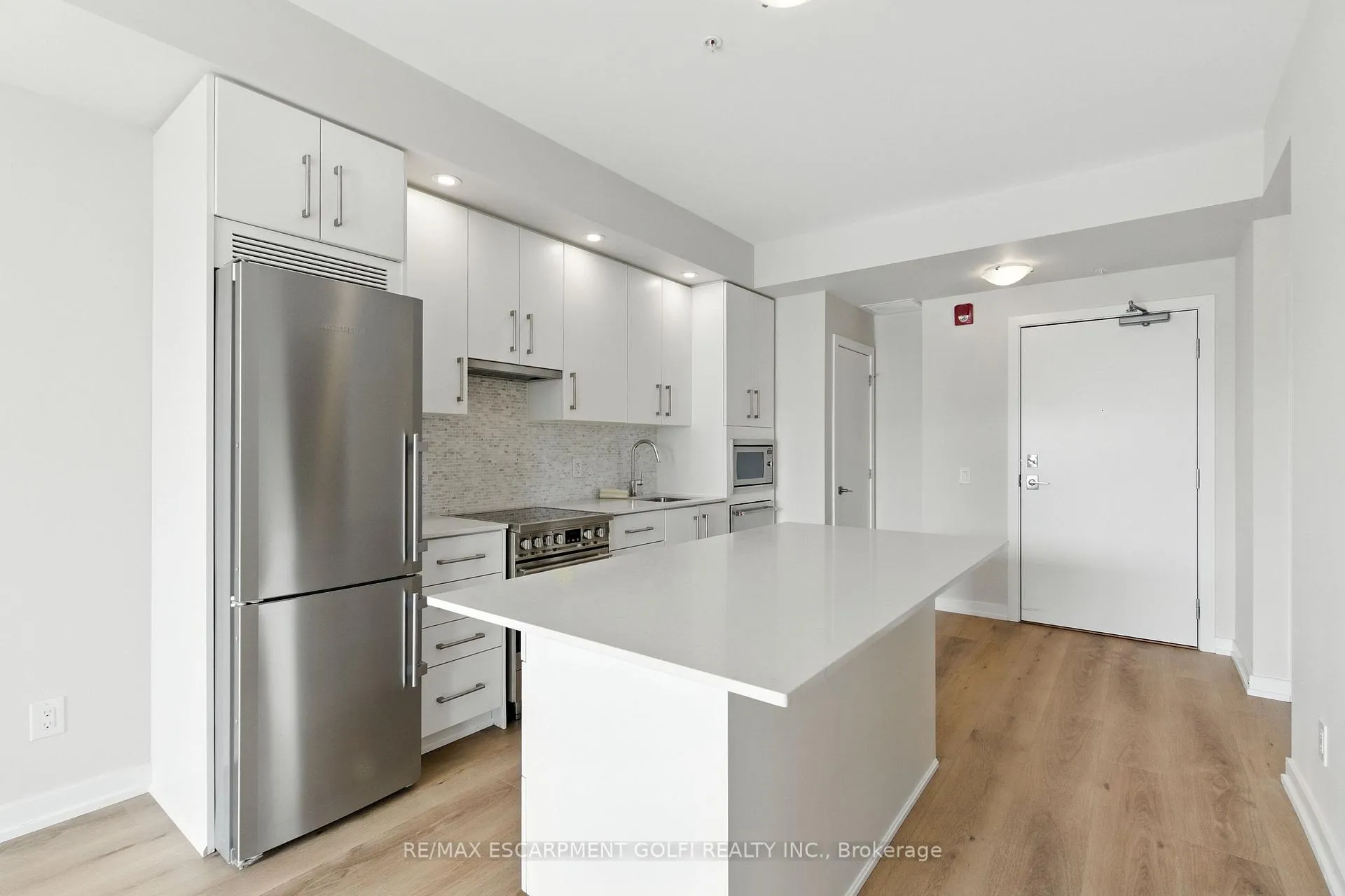 Photo 7 of Unit 310, 10 Esplanade Lane, Grimsby, Grimsby Beach — HOMEH