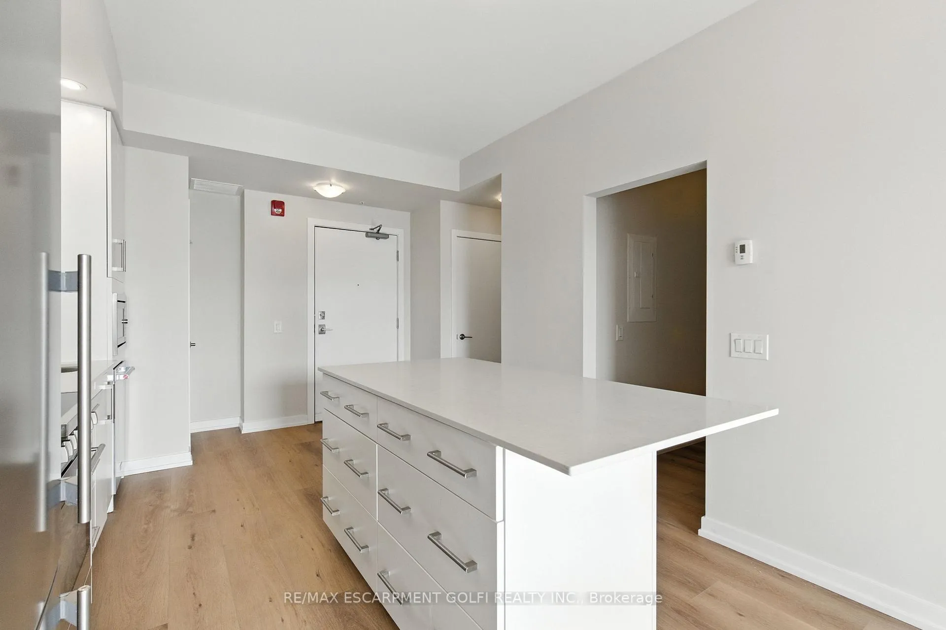 Photo 9 of Unit 310, 10 Esplanade Lane, Grimsby, Grimsby Beach — HOMEH