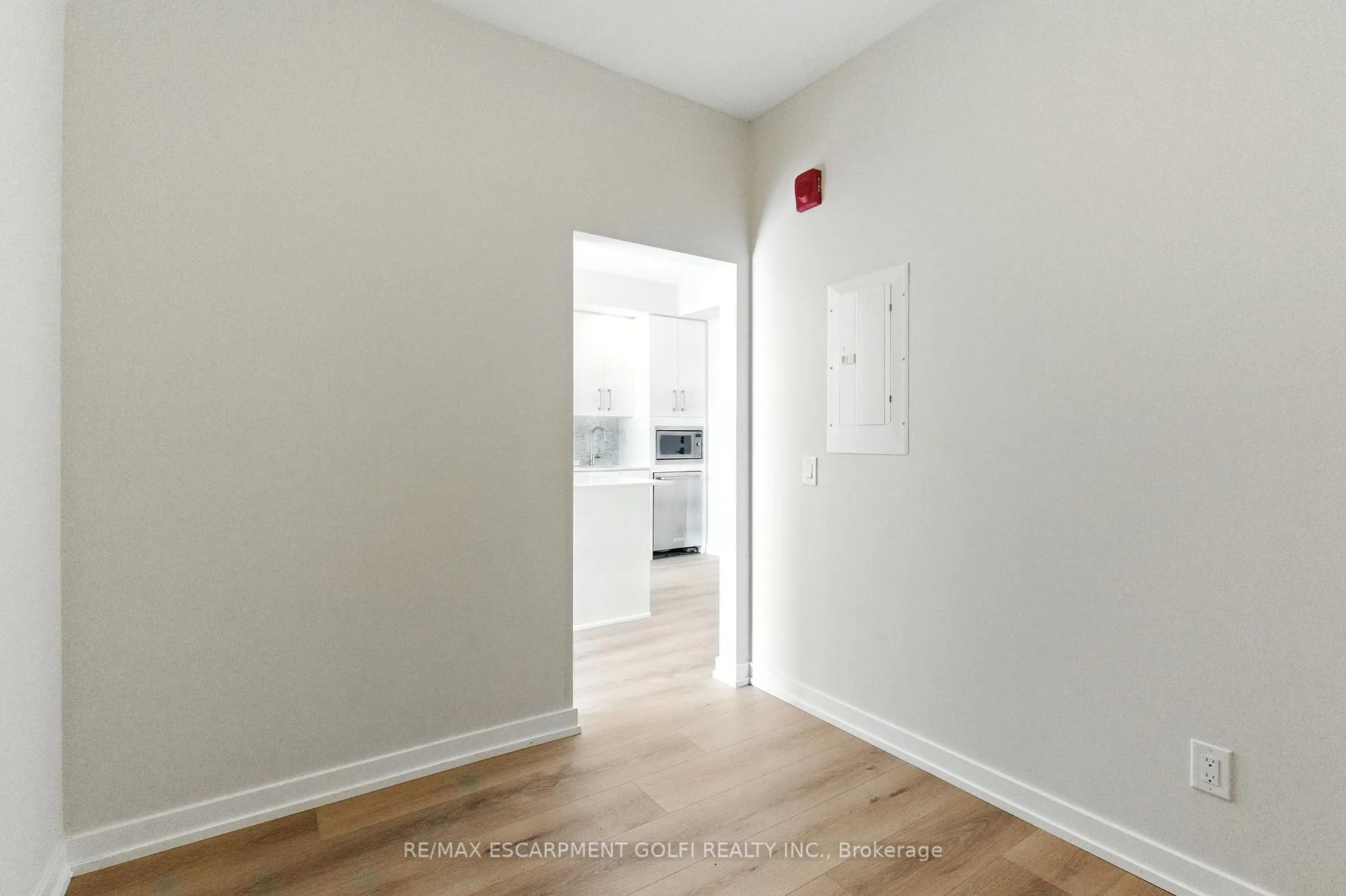 Photo 22 of Unit 310, 10 Esplanade Lane, Grimsby, Grimsby Beach — HOMEH