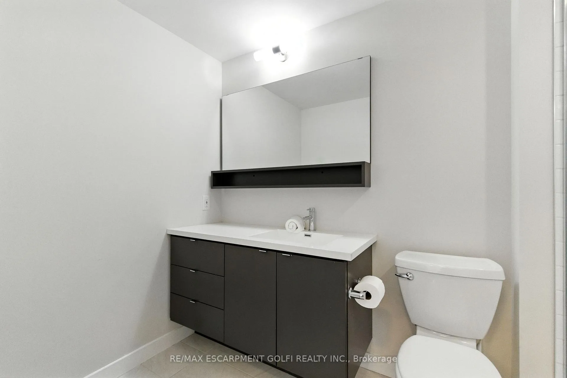 Photo 23 of Unit 310, 10 Esplanade Lane, Grimsby, Grimsby Beach — HOMEH