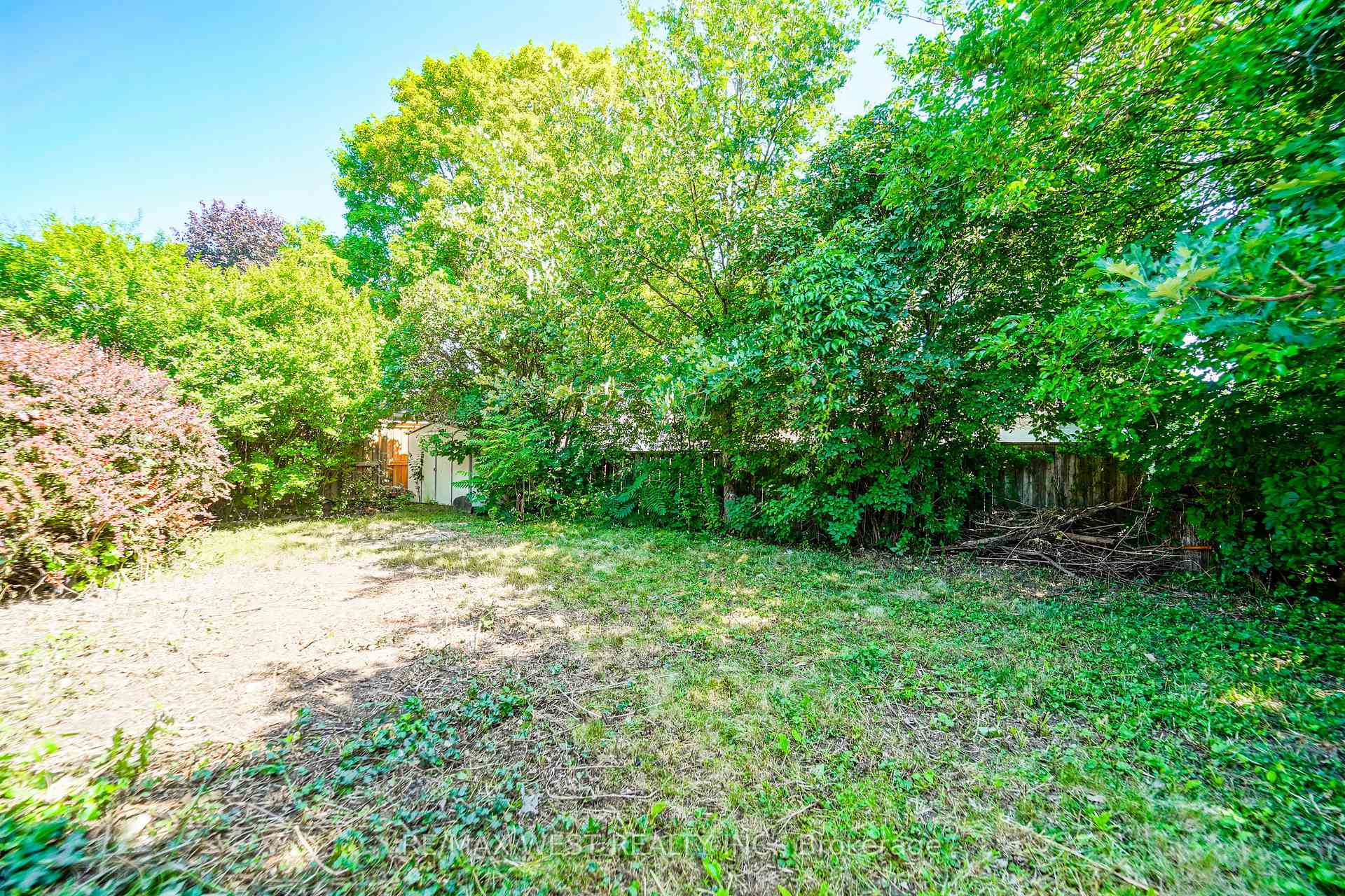 Photo 7 of 18 Mcclure Avenue, Brampton, Northwood Park — HOMEH