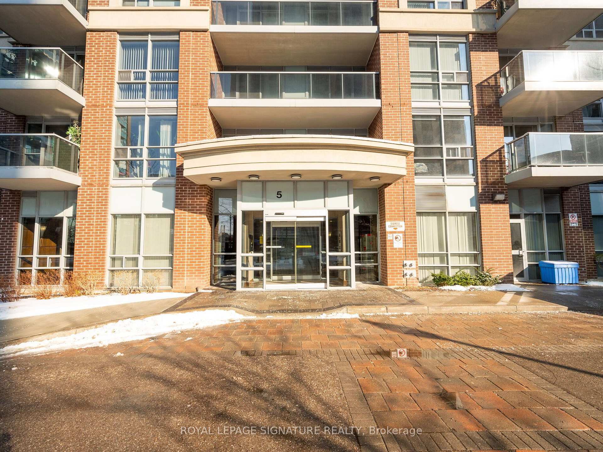 Photo 2 of Unit 901, 5 Michael Power Place, Etobicoke, Islington-City Centre West — HOMEH