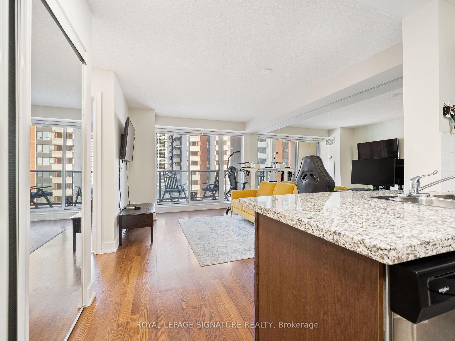 Photo 9 of Unit 901, 5 Michael Power Place, Etobicoke, Islington-City Centre West — HOMEH