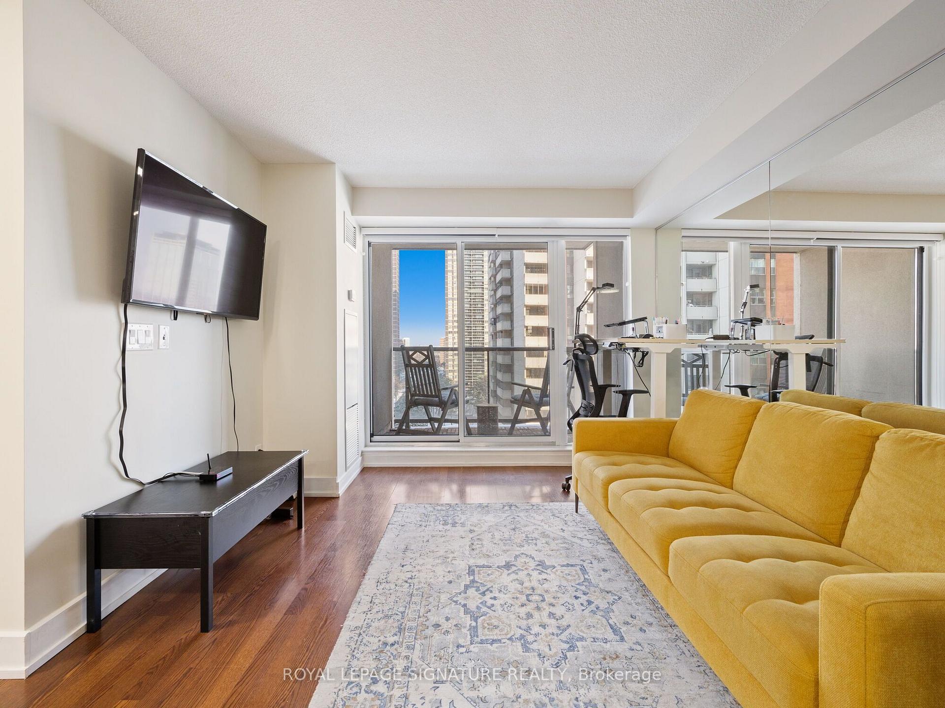 Photo 13 of Unit 901, 5 Michael Power Place, Etobicoke, Islington-City Centre West — HOMEH