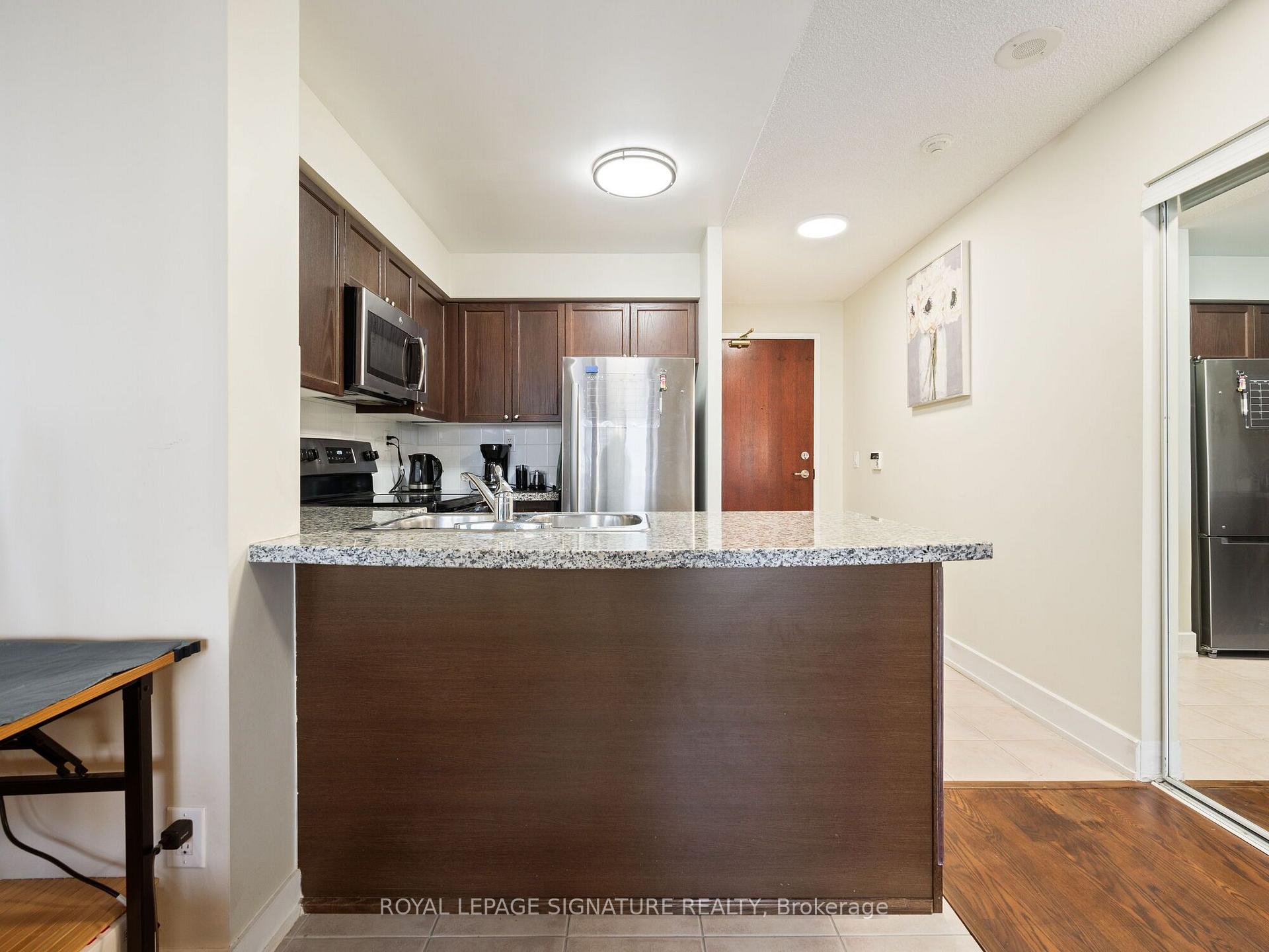 Photo 19 of Unit 901, 5 Michael Power Place, Etobicoke, Islington-City Centre West — HOMEH