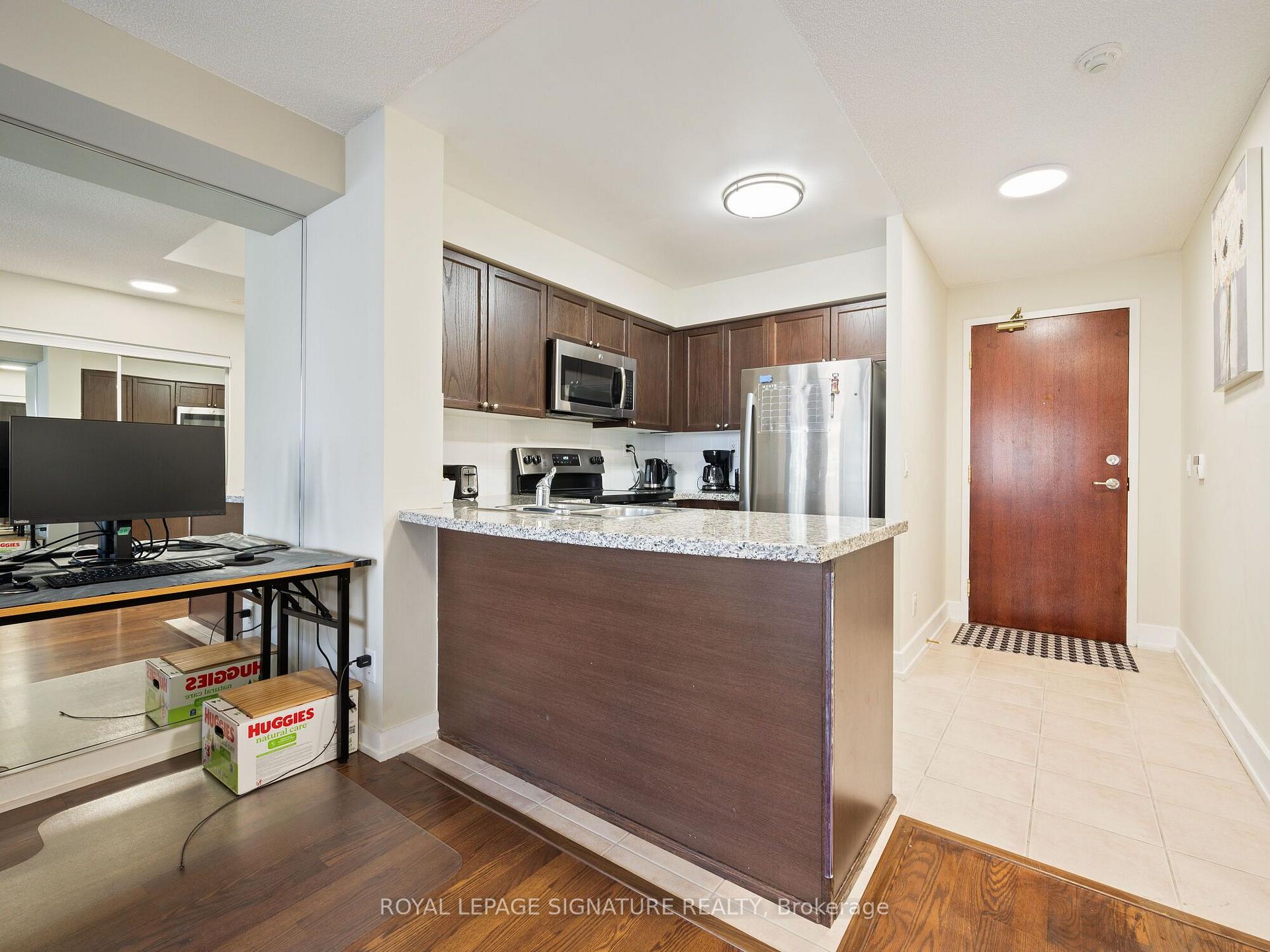 Photo 20 of Unit 901, 5 Michael Power Place, Etobicoke, Islington-City Centre West — HOMEH