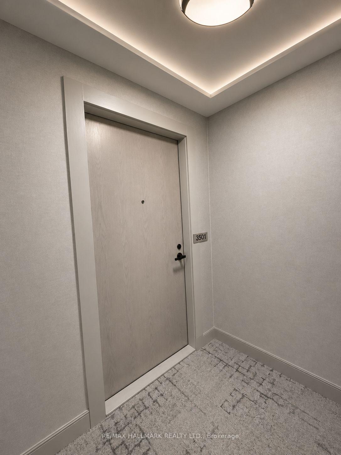 Photo 6 of Unit 3501, 8 Interchange Way, Vaughan, Vaughan Corporate Centre — HOMEH