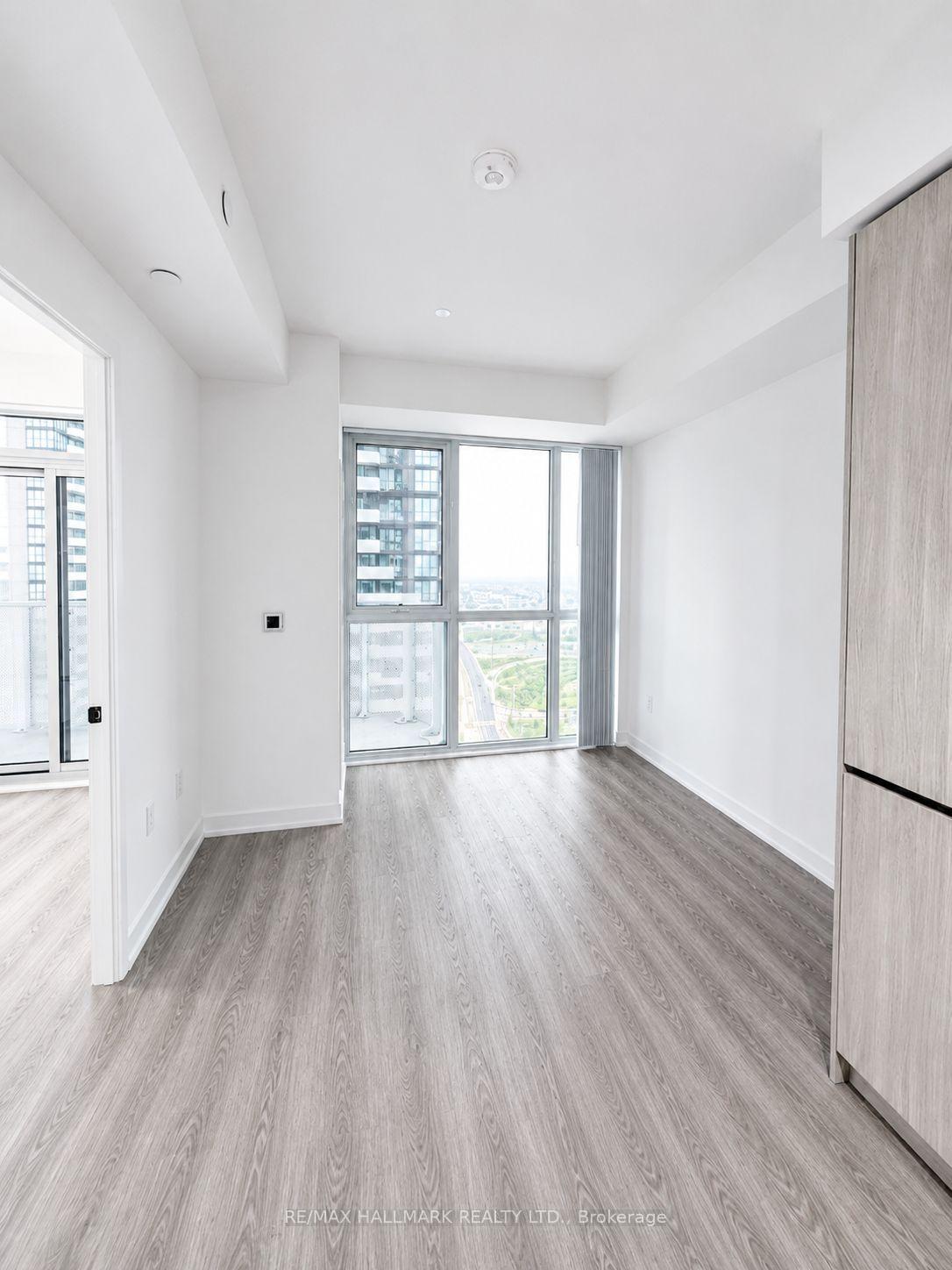 Photo 11 of Unit 3501, 8 Interchange Way, Vaughan, Vaughan Corporate Centre — HOMEH
