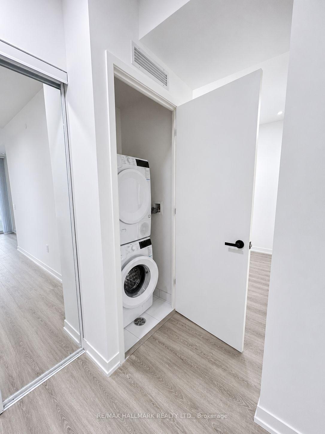 Photo 13 of Unit 3501, 8 Interchange Way, Vaughan, Vaughan Corporate Centre — HOMEH