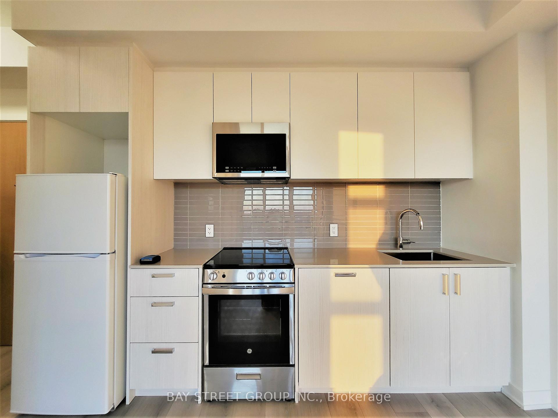 Photo 13 of Unit 807, 1787 St Clair Avenue W, Toronto, Weston-Pellam Park — HOMEH