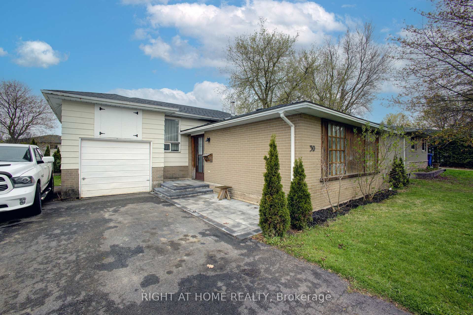 Photo 2 of 30 Parkview Drive, Orangeville — HOMEH