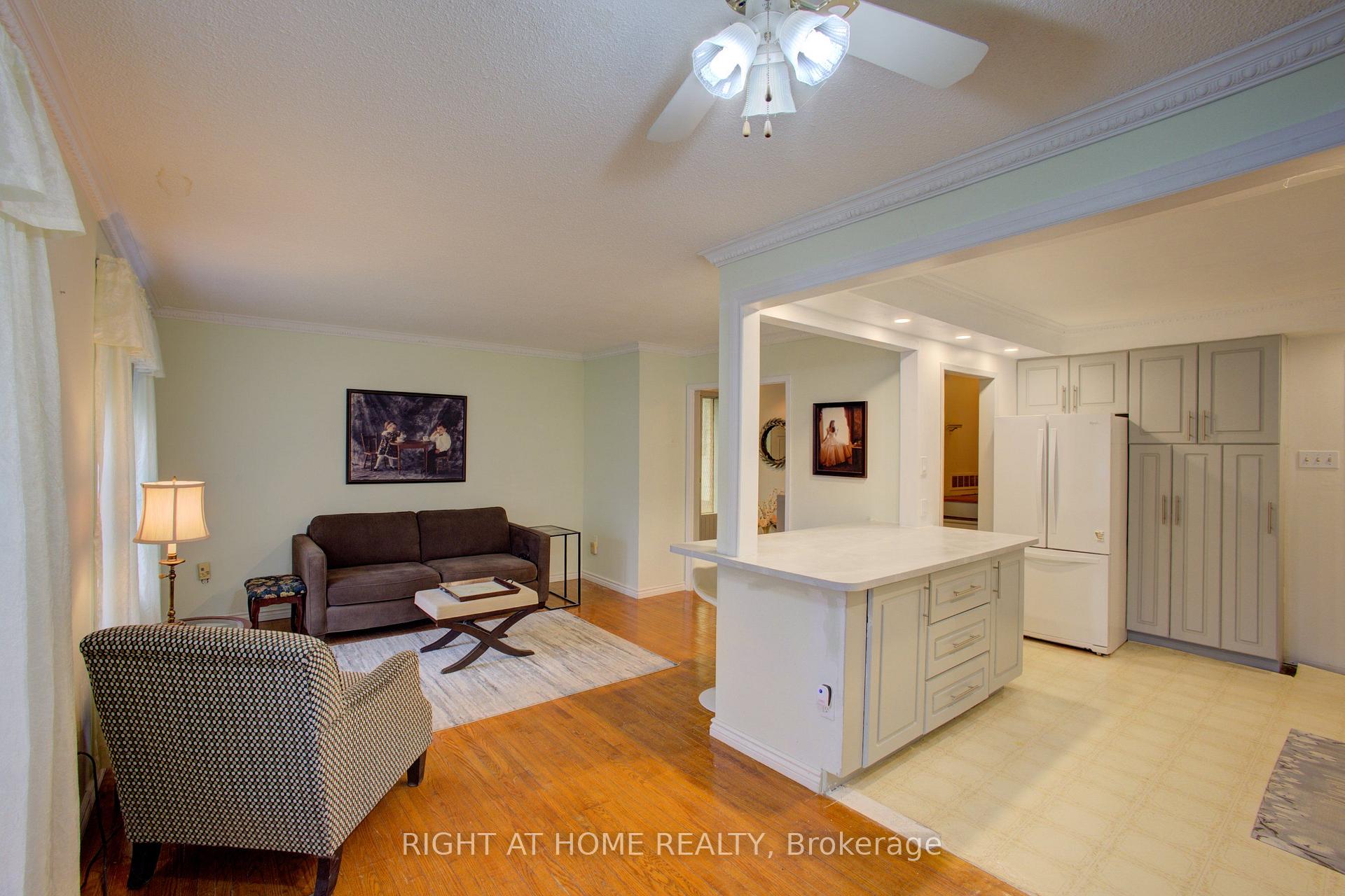 Photo 3 of 30 Parkview Drive, Orangeville — HOMEH