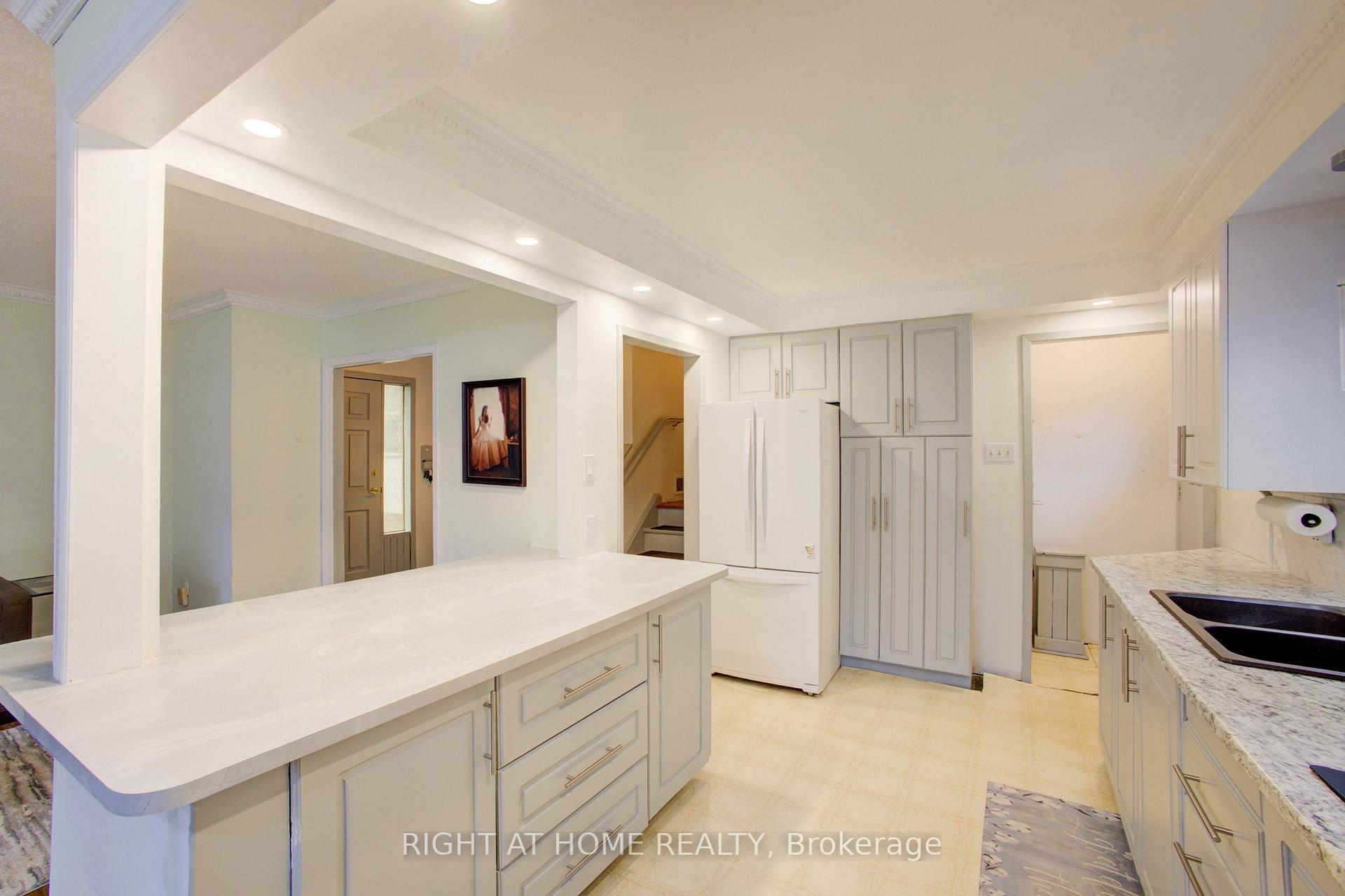 Photo 6 of 30 Parkview Drive, Orangeville — HOMEH