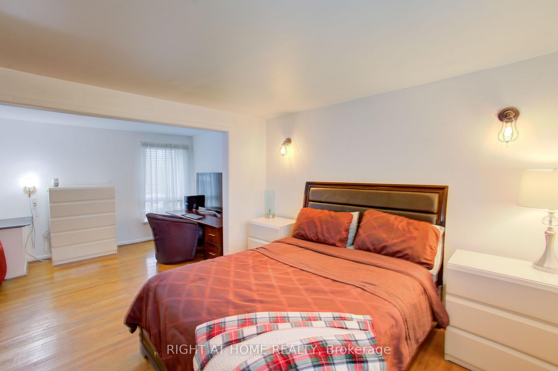 Photo 9 of 30 Parkview Drive, Orangeville — HOMEH