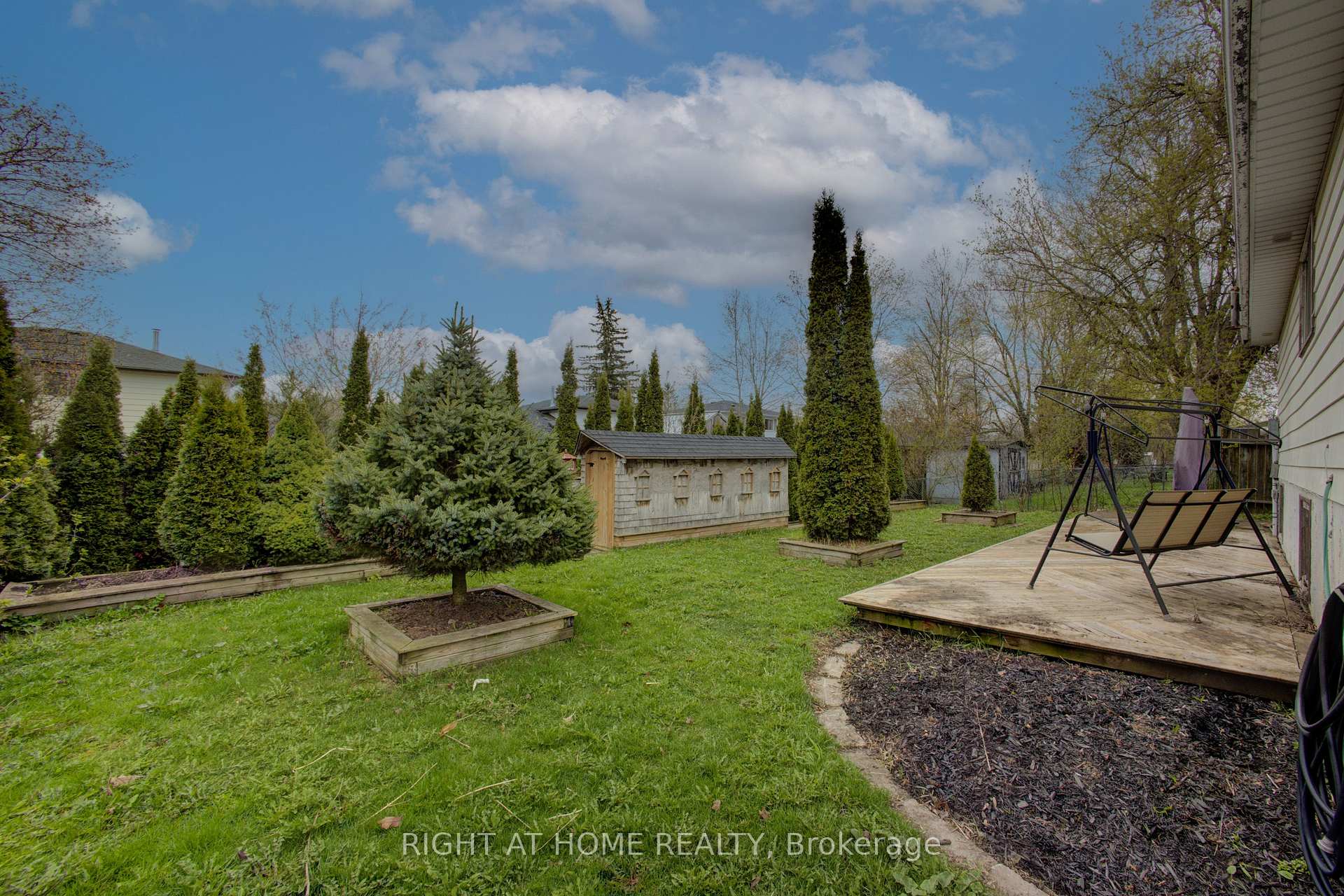 Photo 16 of 30 Parkview Drive, Orangeville — HOMEH