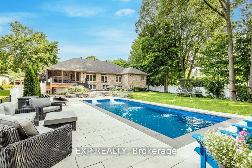 Photo 2 of 37 Paddy Dunns Circle, Springwater, Midhurst — HOMEH