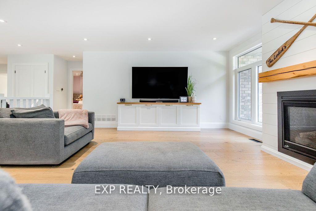 Photo 10 of 37 Paddy Dunns Circle, Springwater, Midhurst — HOMEH