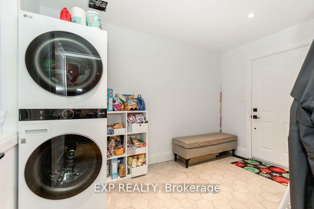 Photo 35 of 37 Paddy Dunns Circle, Springwater, Midhurst — HOMEH
