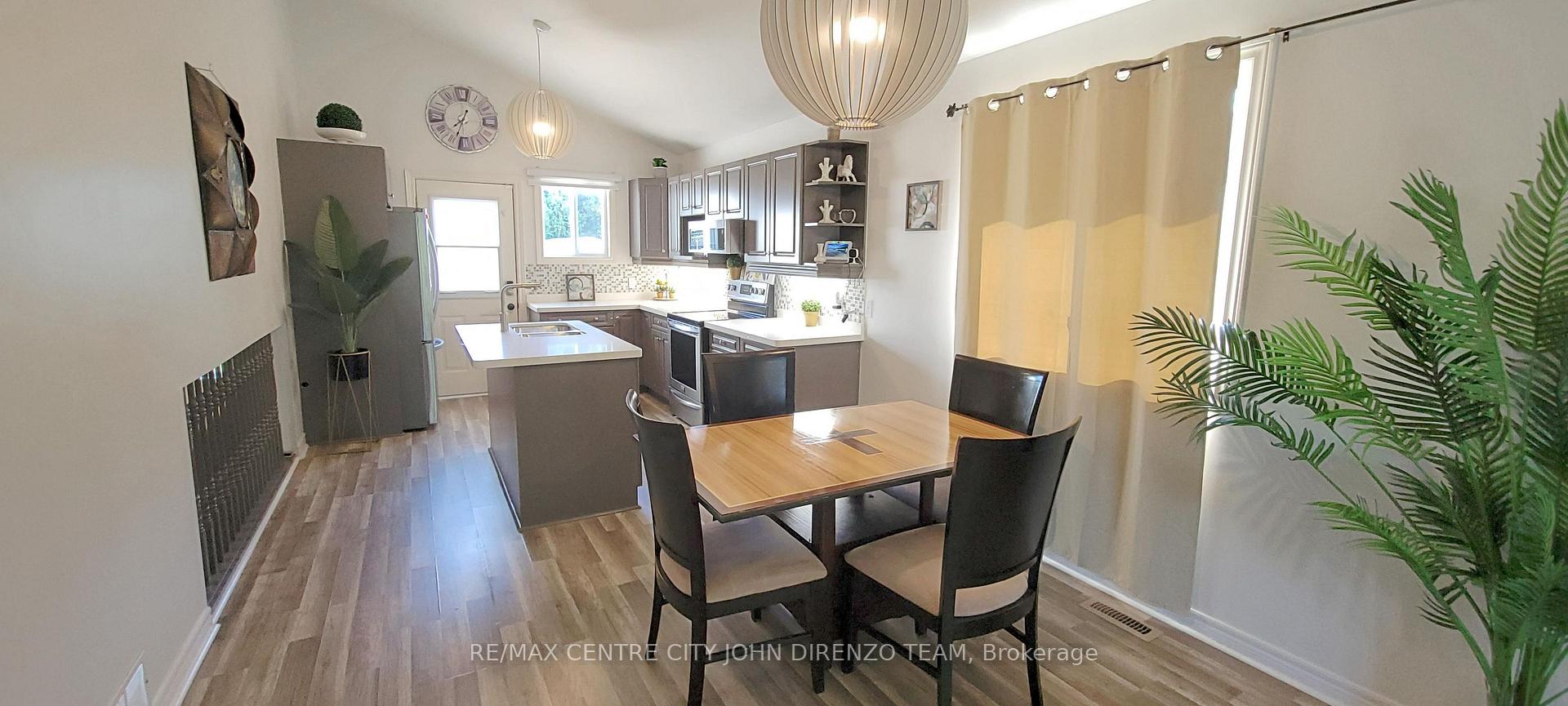 Photo 6 of 72 Axford Parkway, St. Thomas — HOMEH