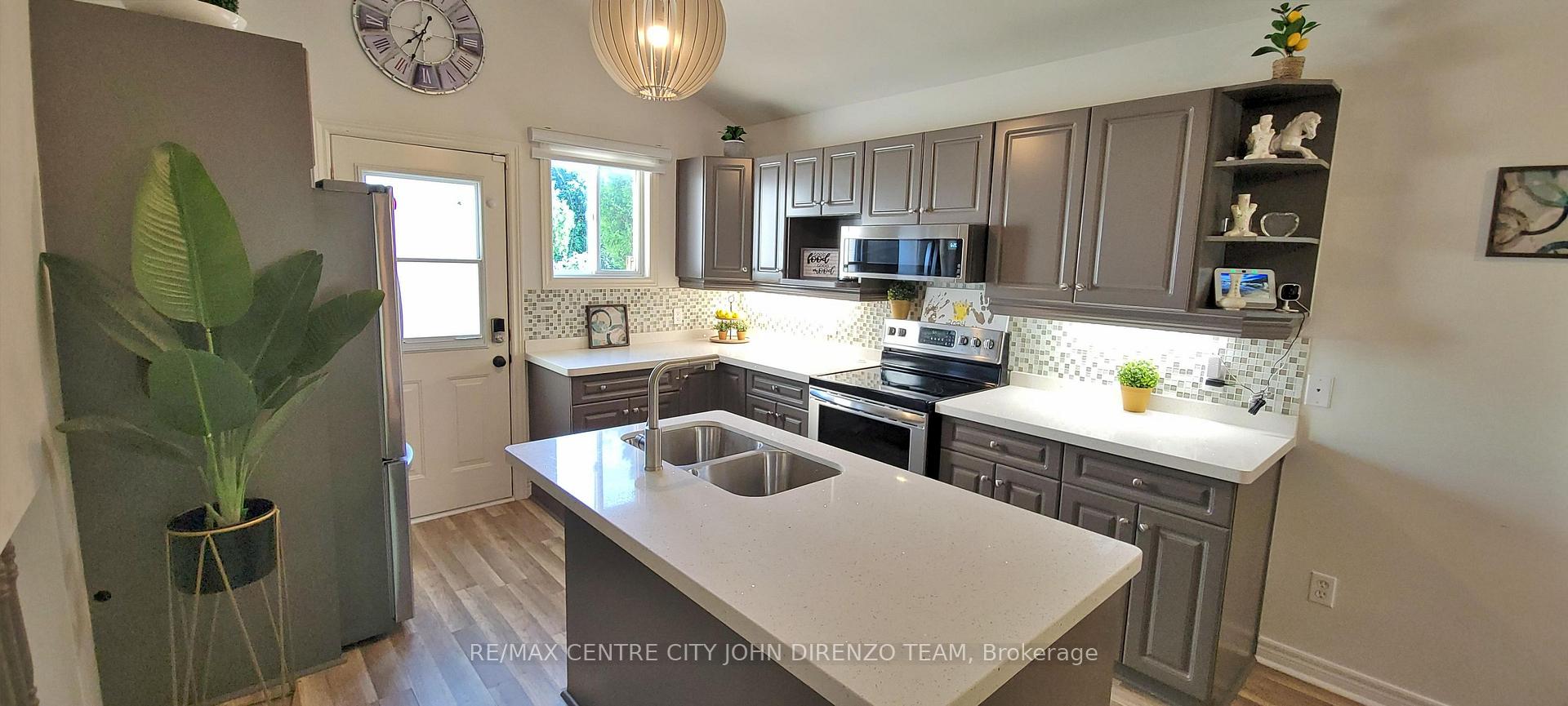 Photo 7 of 72 Axford Parkway, St. Thomas — HOMEH