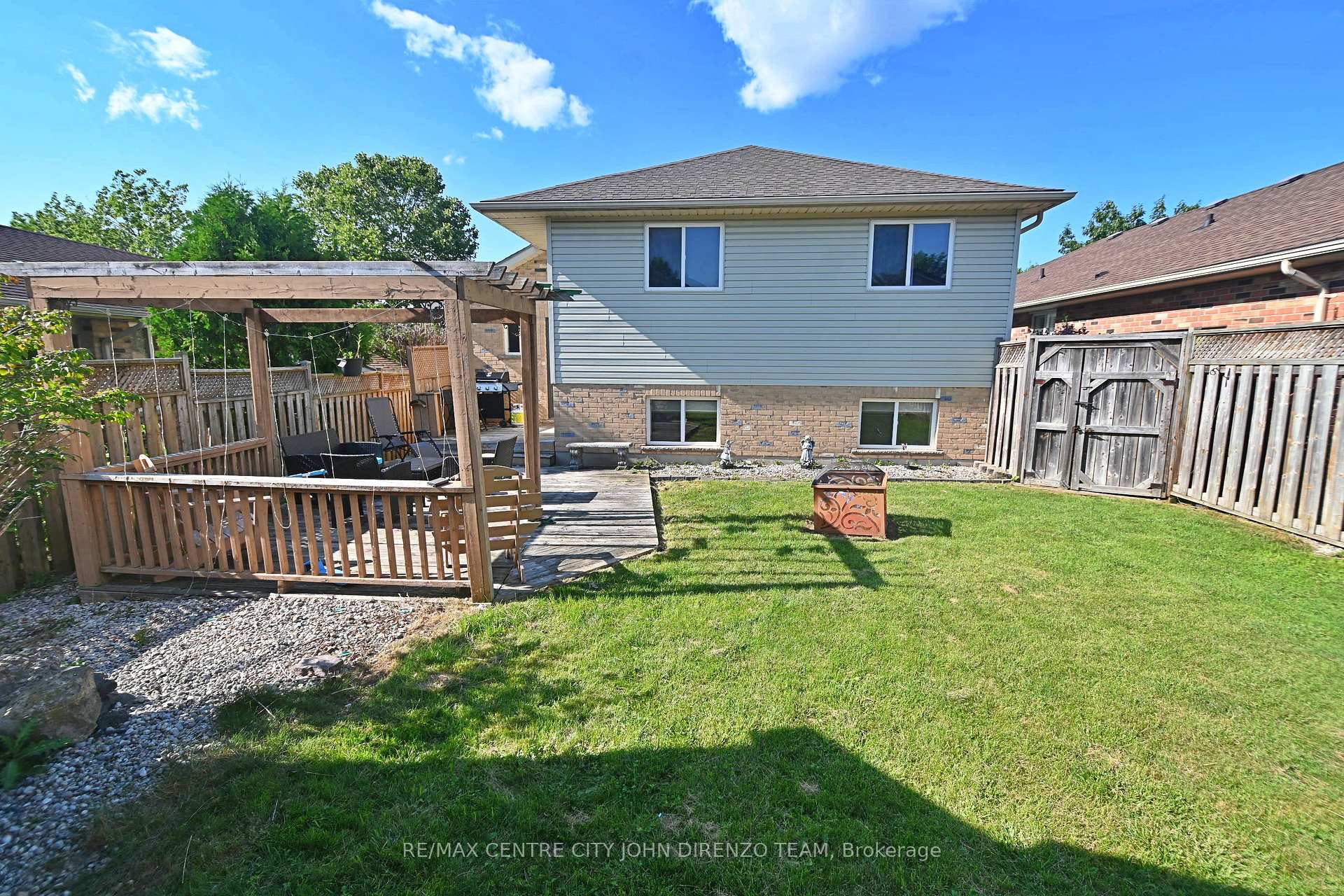 Photo 31 of 72 Axford Parkway, St. Thomas — HOMEH