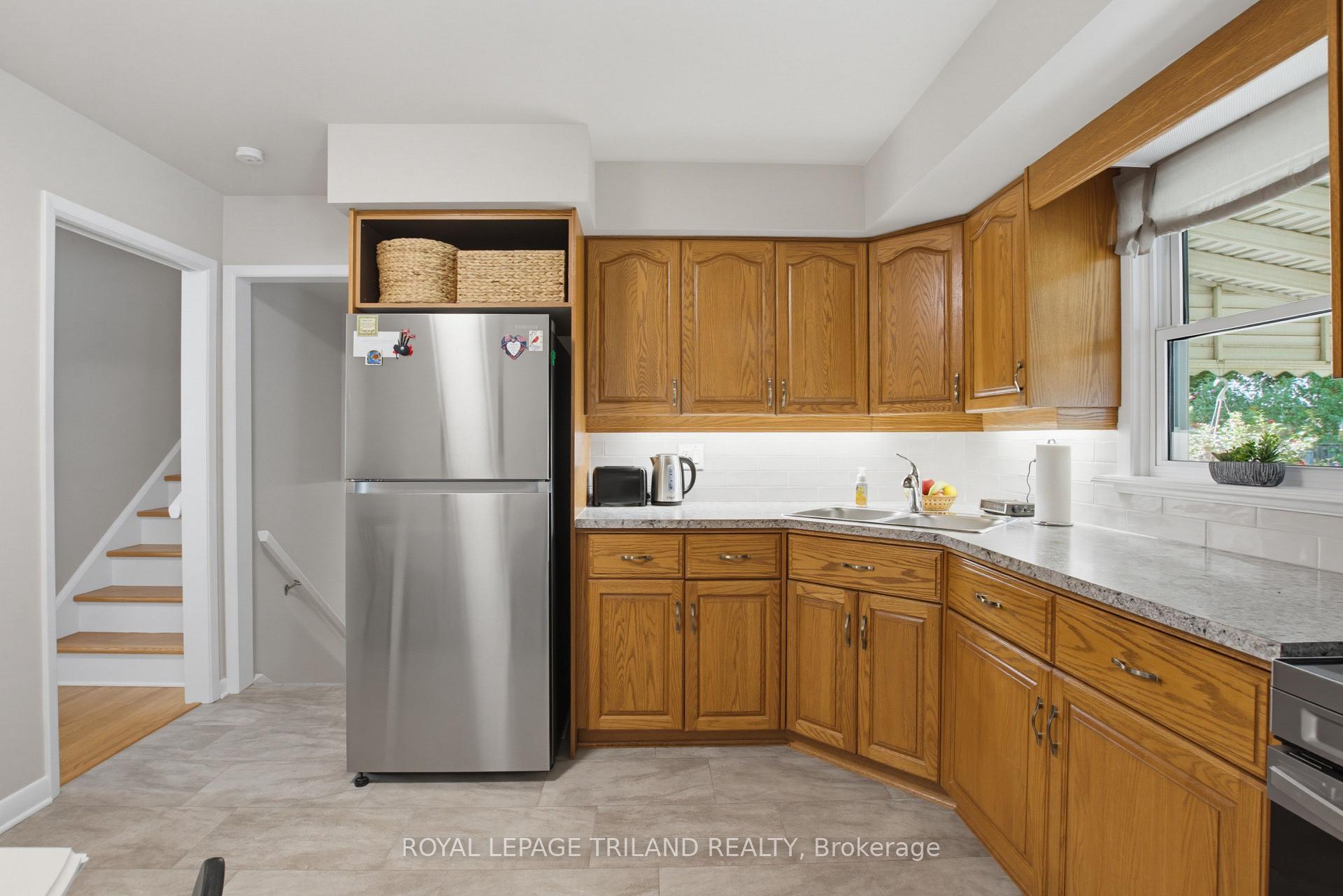 Photo 13 of 1463 Glenora Drive, London, North H — HOMEH