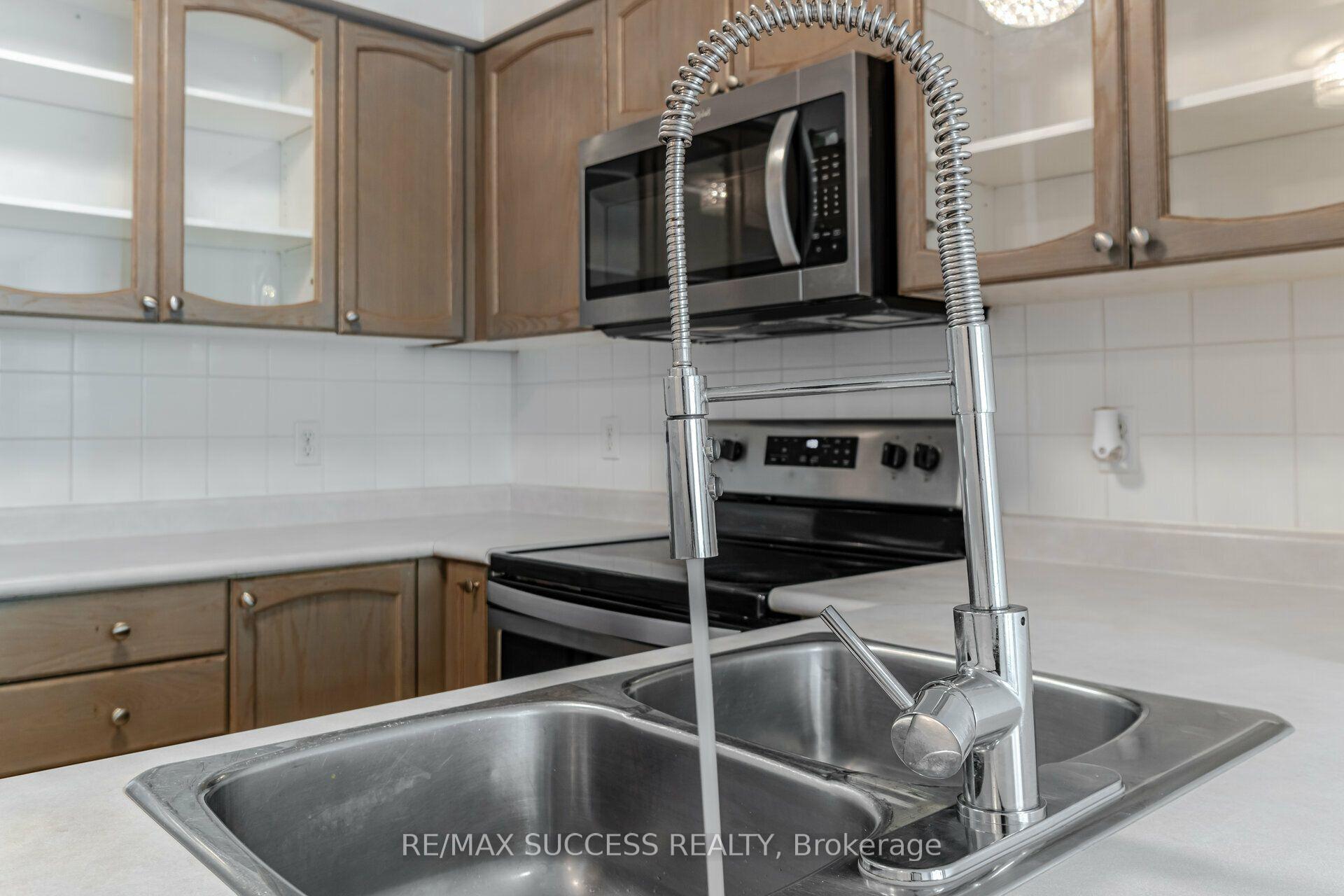 Photo 6 of Unit PH14, 11 Michael Power Place, Etobicoke, Islington-City Centre West — HOMEH