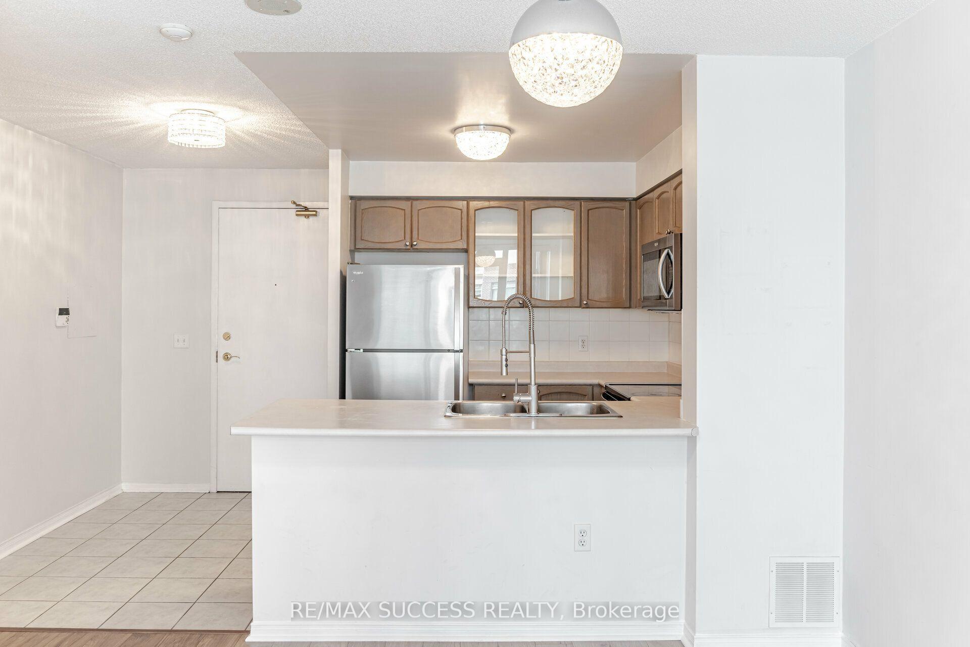 Photo 7 of Unit PH14, 11 Michael Power Place, Etobicoke, Islington-City Centre West — HOMEH