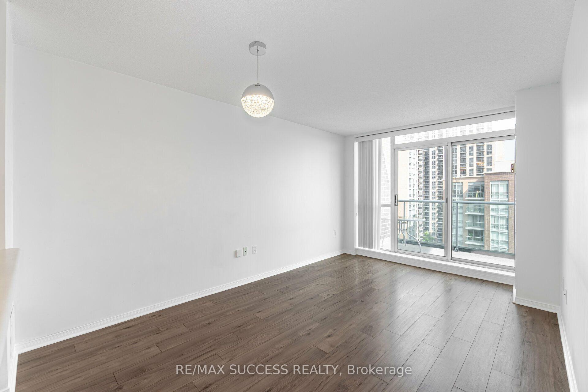 Photo 8 of Unit PH14, 11 Michael Power Place, Etobicoke, Islington-City Centre West — HOMEH