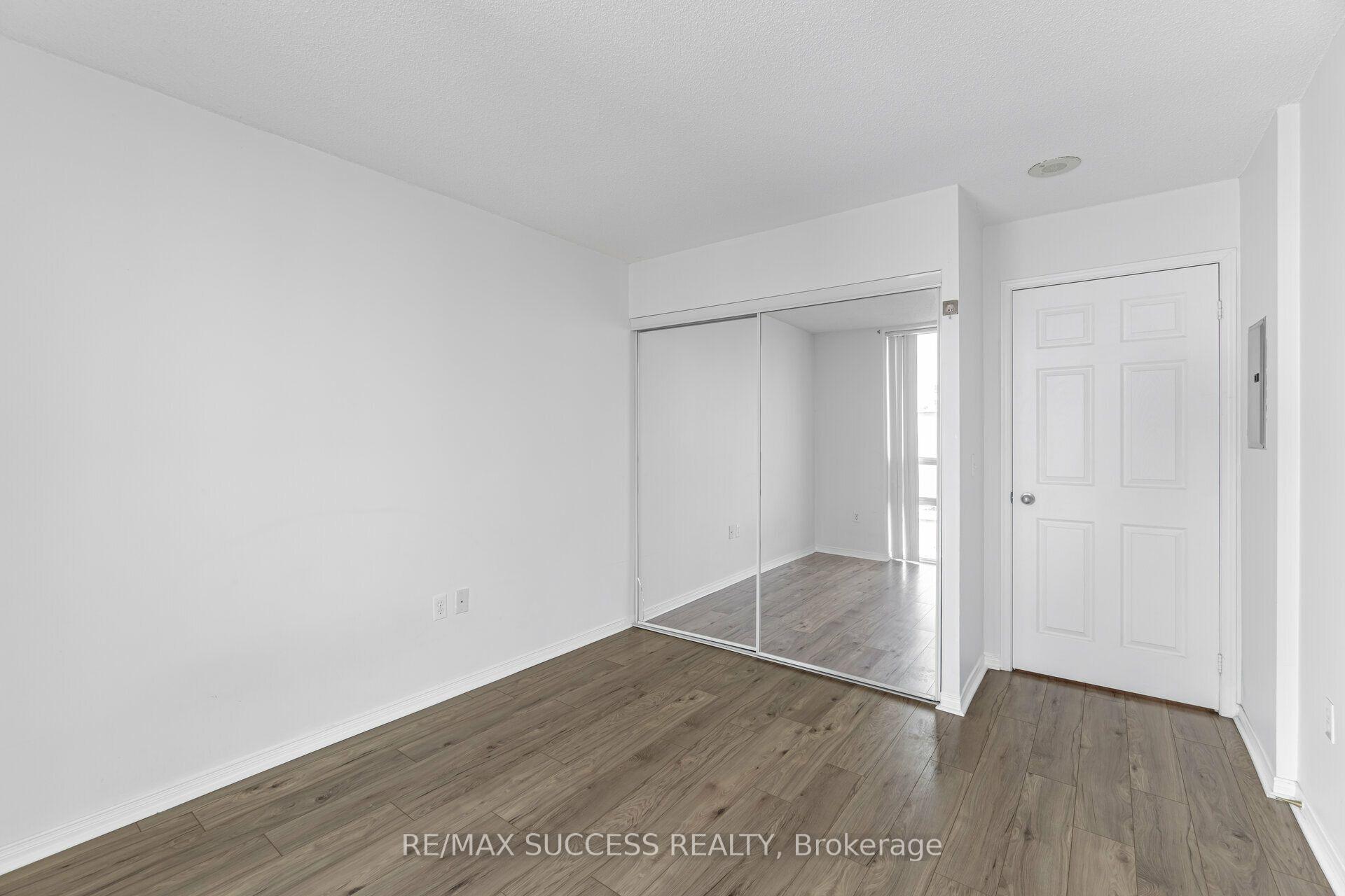 Photo 13 of Unit PH14, 11 Michael Power Place, Etobicoke, Islington-City Centre West — HOMEH