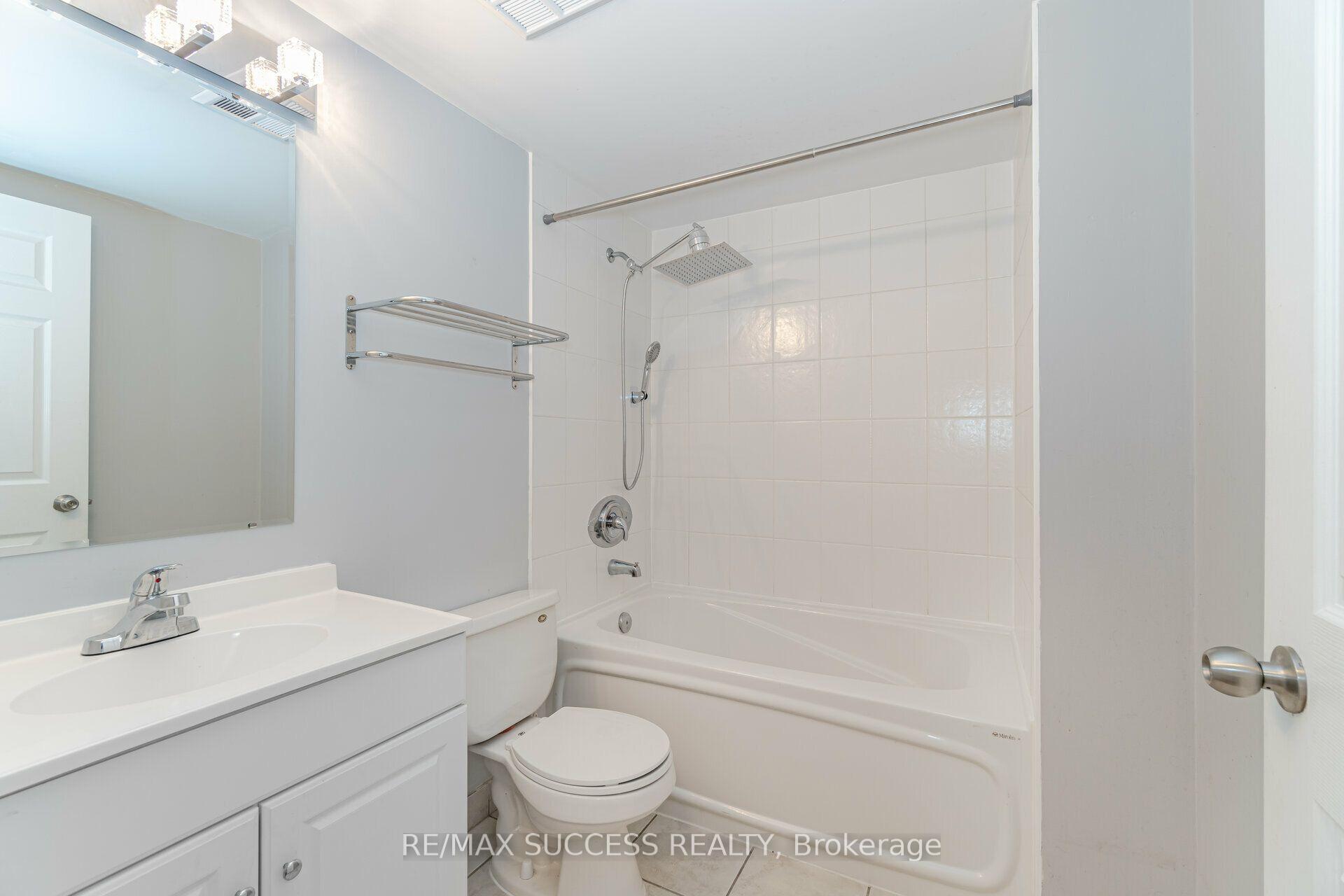Photo 14 of Unit PH14, 11 Michael Power Place, Etobicoke, Islington-City Centre West — HOMEH