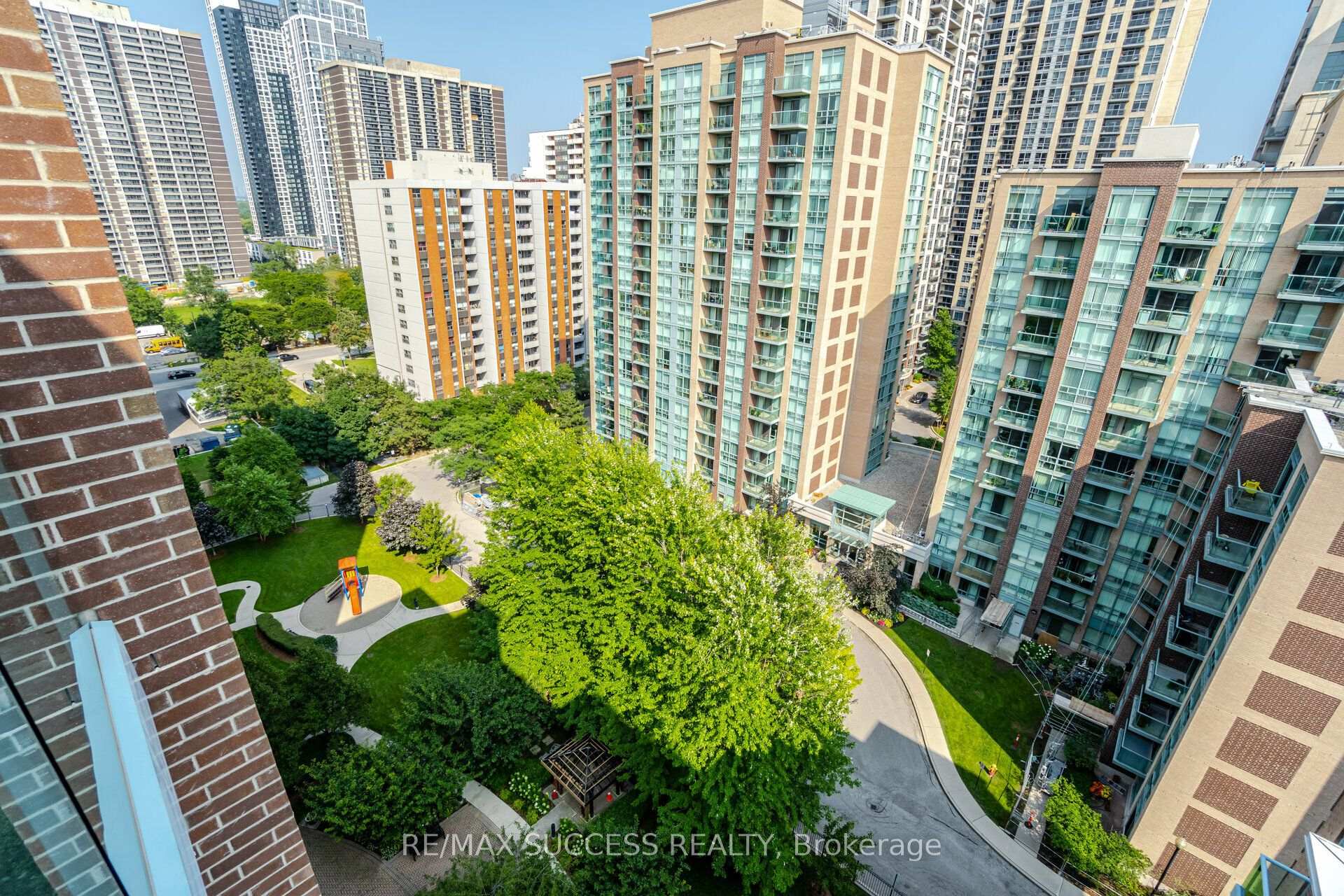 Photo 18 of Unit PH14, 11 Michael Power Place, Etobicoke, Islington-City Centre West — HOMEH