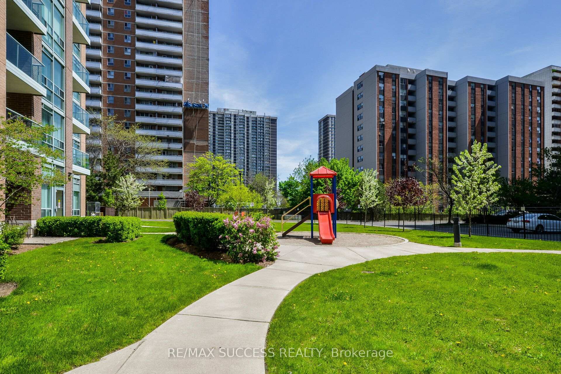 Photo 31 of Unit PH14, 11 Michael Power Place, Etobicoke, Islington-City Centre West — HOMEH