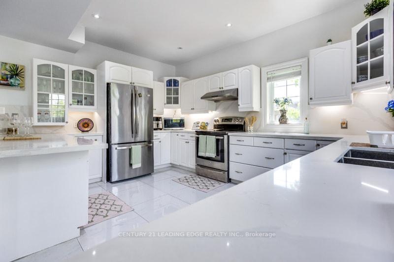 Photo 14 of 55 Ontoro Boulevard, Ajax, South East — HOMEH