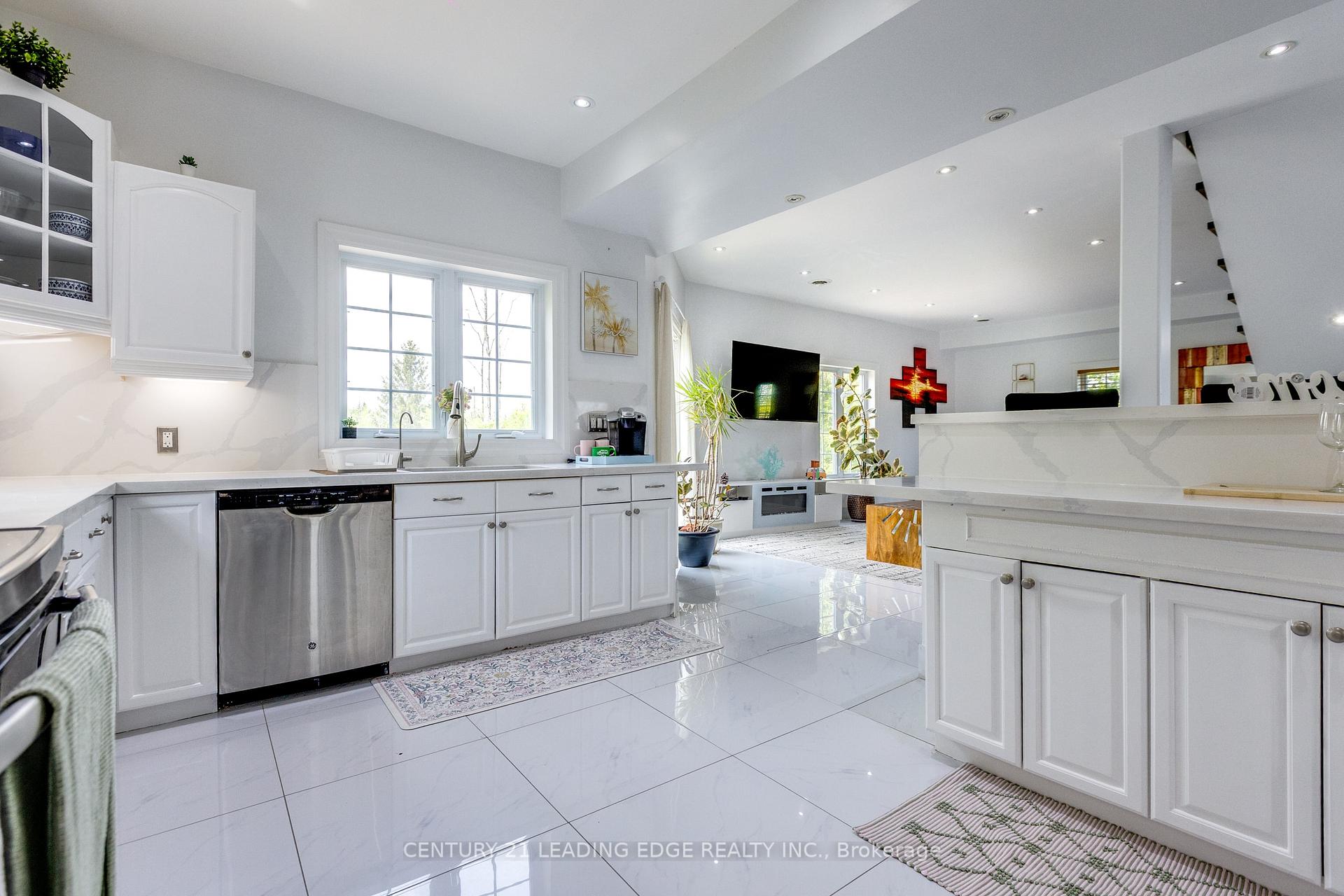 Photo 15 of 55 Ontoro Boulevard, Ajax, South East — HOMEH