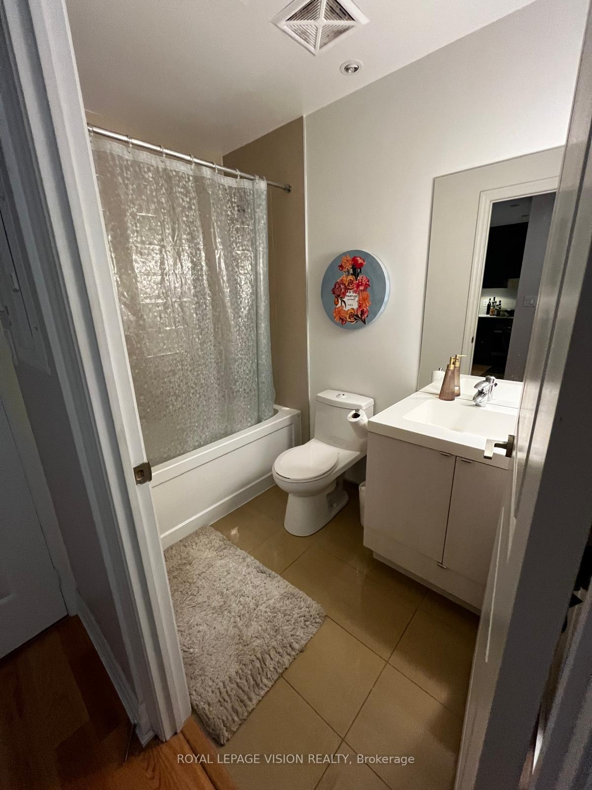 Photo 9 of Unit 2701, 8 The Esplanade Avenue, Toronto, Waterfront Communities — HOMEH
