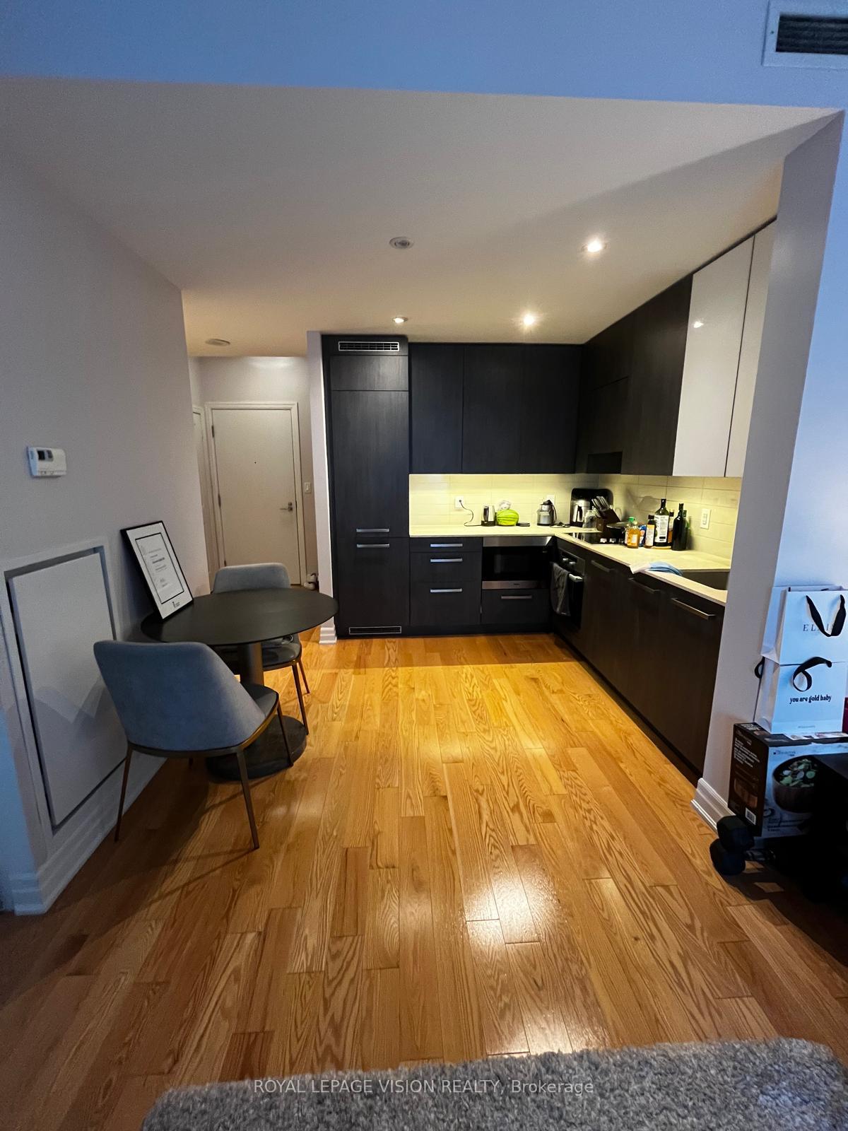 Photo 11 of Unit 2701, 8 The Esplanade Avenue, Toronto, Waterfront Communities — HOMEH