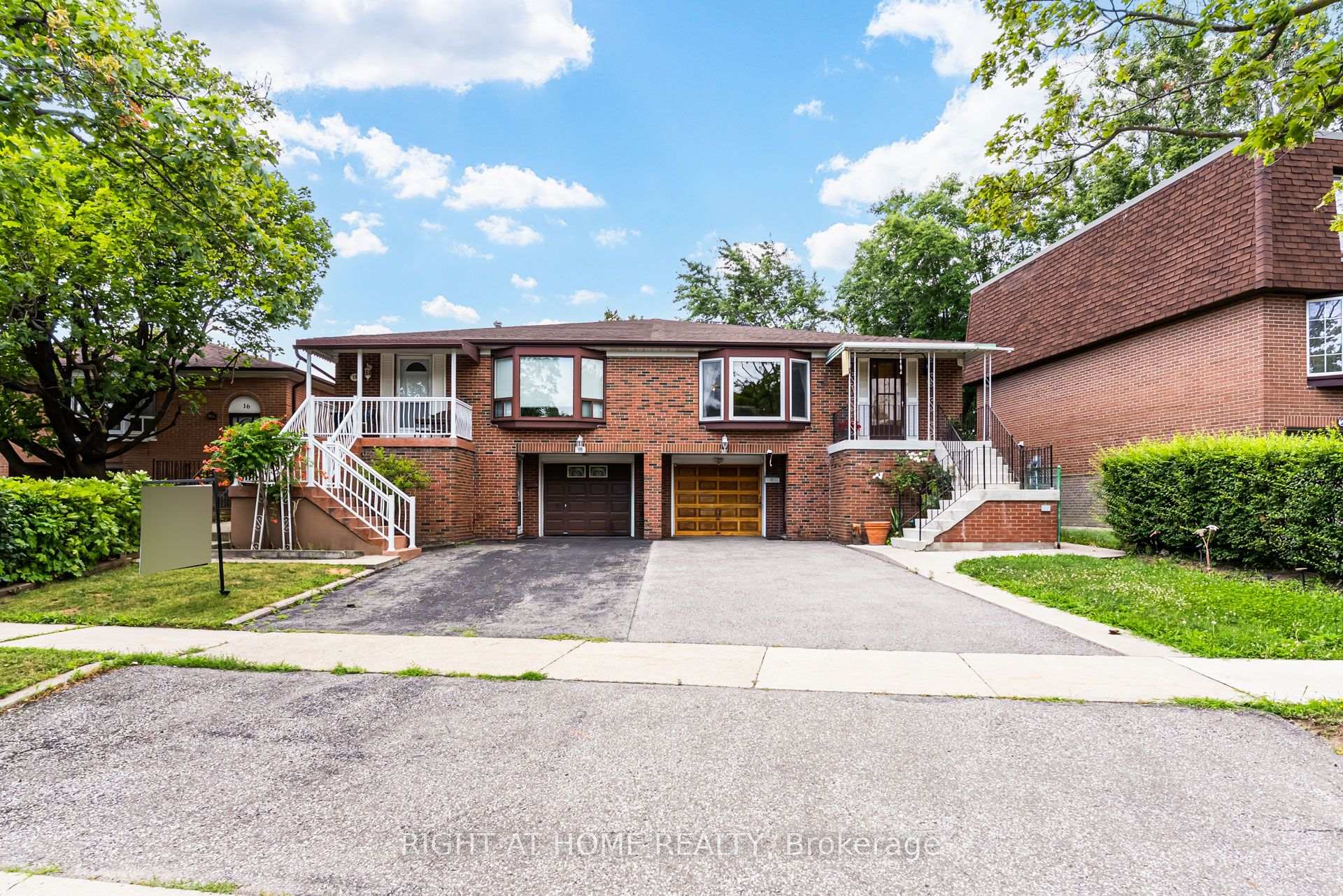 Photo 5 of 20 Zealand Road, Etobicoke, Willowridge-Martingrove-Richview — HOMEH