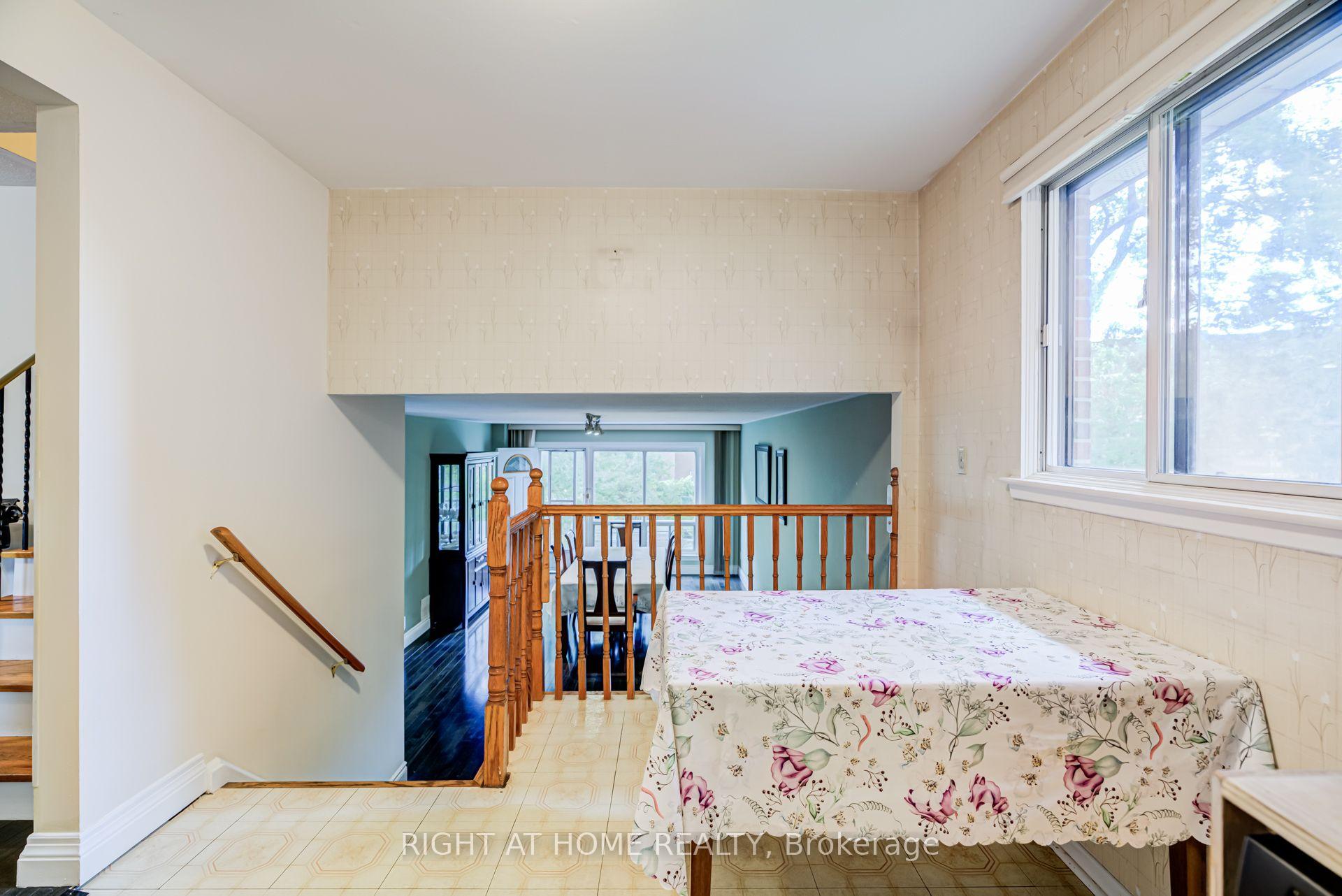 Photo 18 of 20 Zealand Road, Etobicoke, Willowridge-Martingrove-Richview — HOMEH