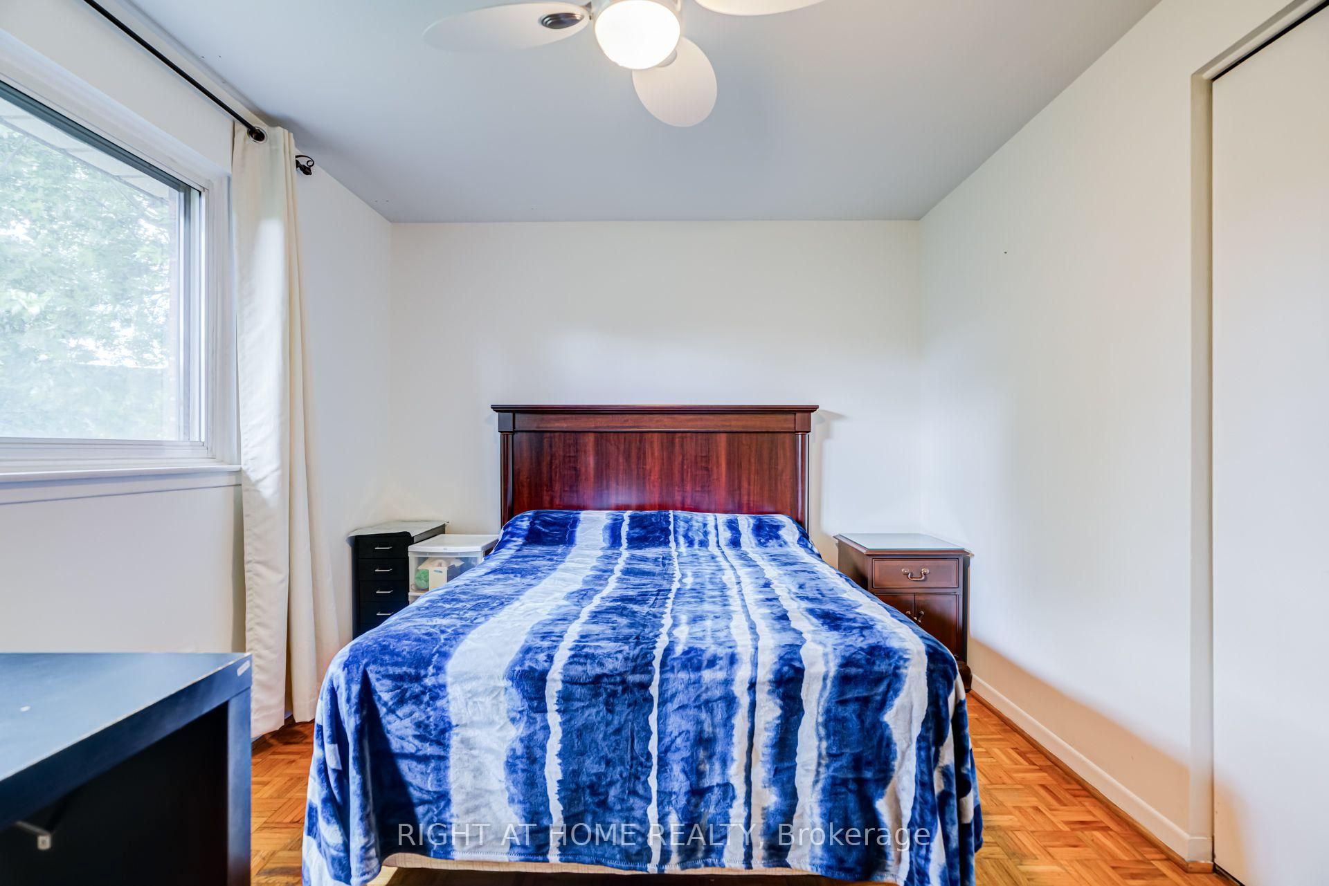 Photo 22 of 20 Zealand Road, Etobicoke, Willowridge-Martingrove-Richview — HOMEH