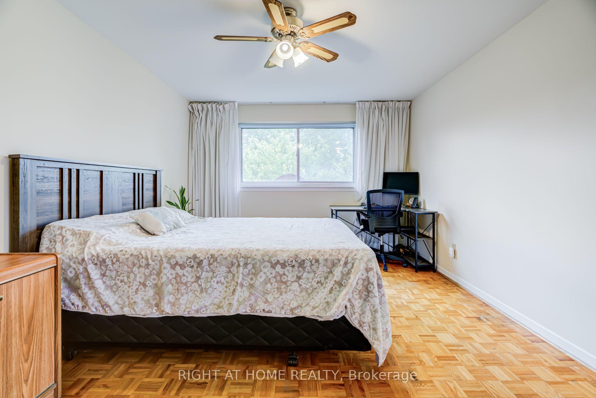 Photo 25 of 20 Zealand Road, Etobicoke, Willowridge-Martingrove-Richview — HOMEH