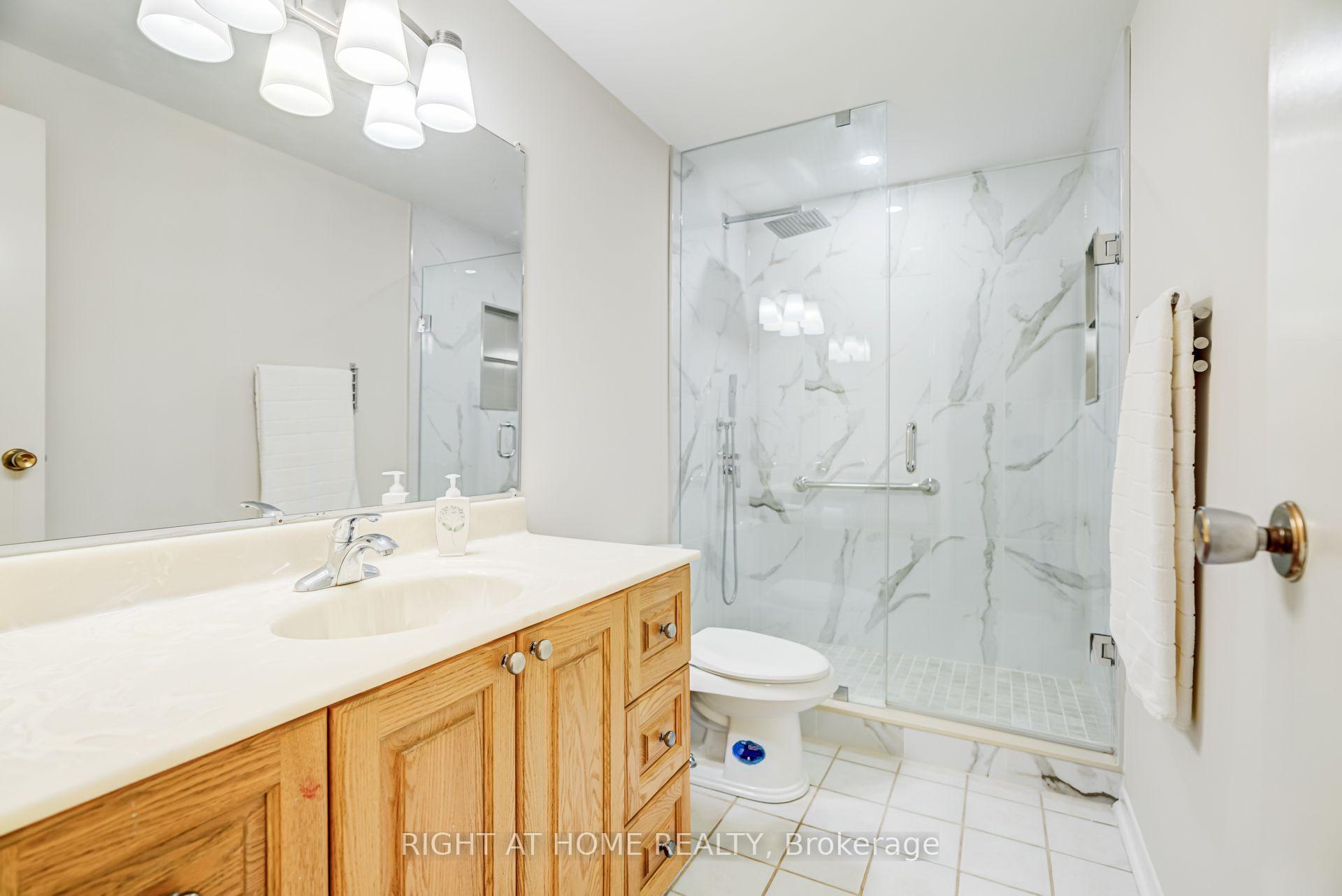 Photo 30 of 20 Zealand Road, Etobicoke, Willowridge-Martingrove-Richview — HOMEH