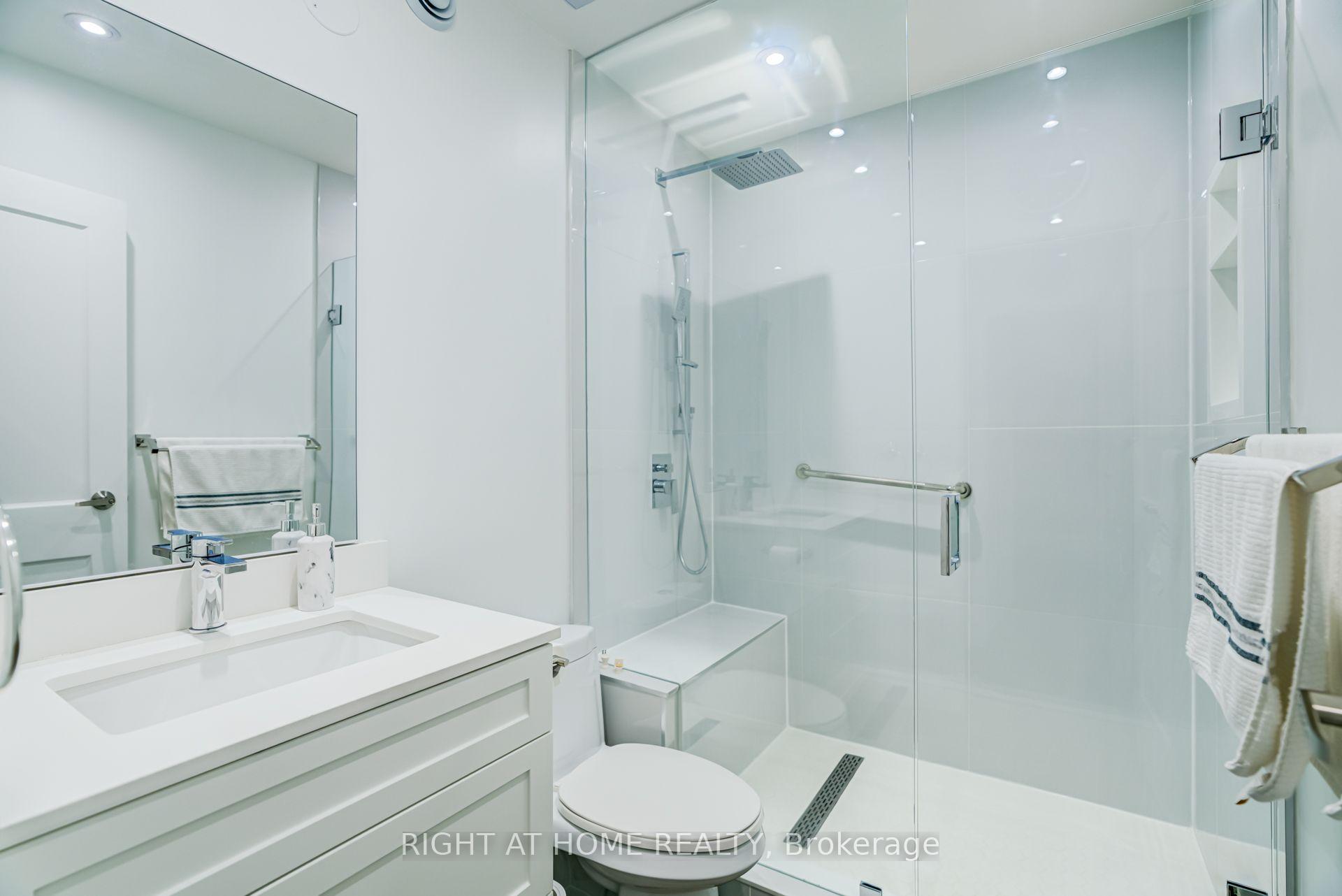 Photo 37 of 20 Zealand Road, Etobicoke, Willowridge-Martingrove-Richview — HOMEH