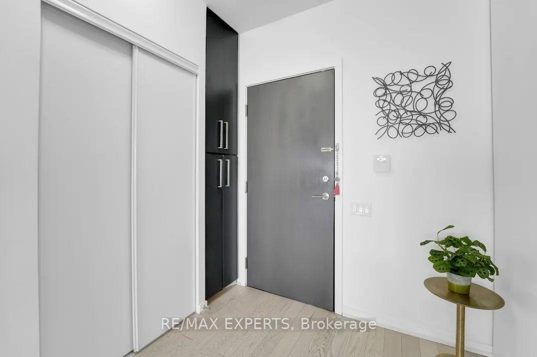Photo 4 of Unit 1915, 103 The Queensway, Toronto, High Park-Swansea — HOMEH