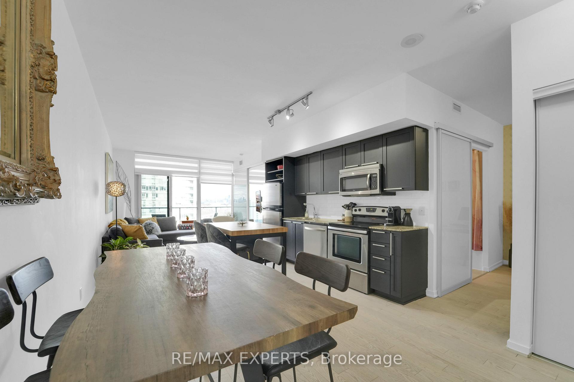 Photo 14 of Unit 1915, 103 The Queensway, Toronto, High Park-Swansea — HOMEH