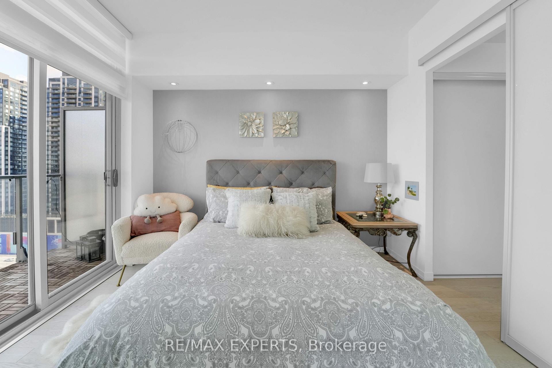 Photo 42 of Unit 1915, 103 The Queensway, Toronto, High Park-Swansea — HOMEH