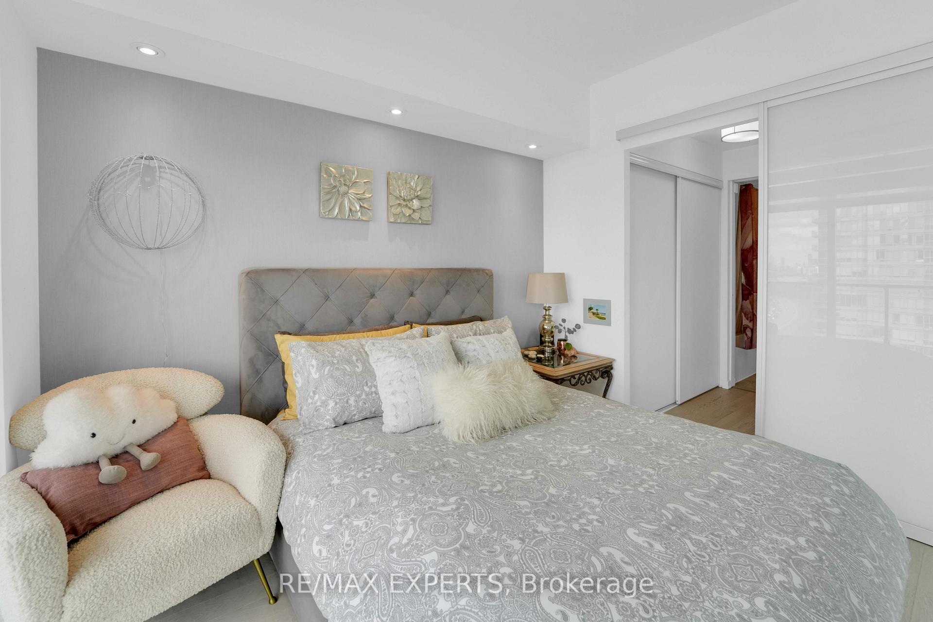 Photo 46 of Unit 1915, 103 The Queensway, Toronto, High Park-Swansea — HOMEH