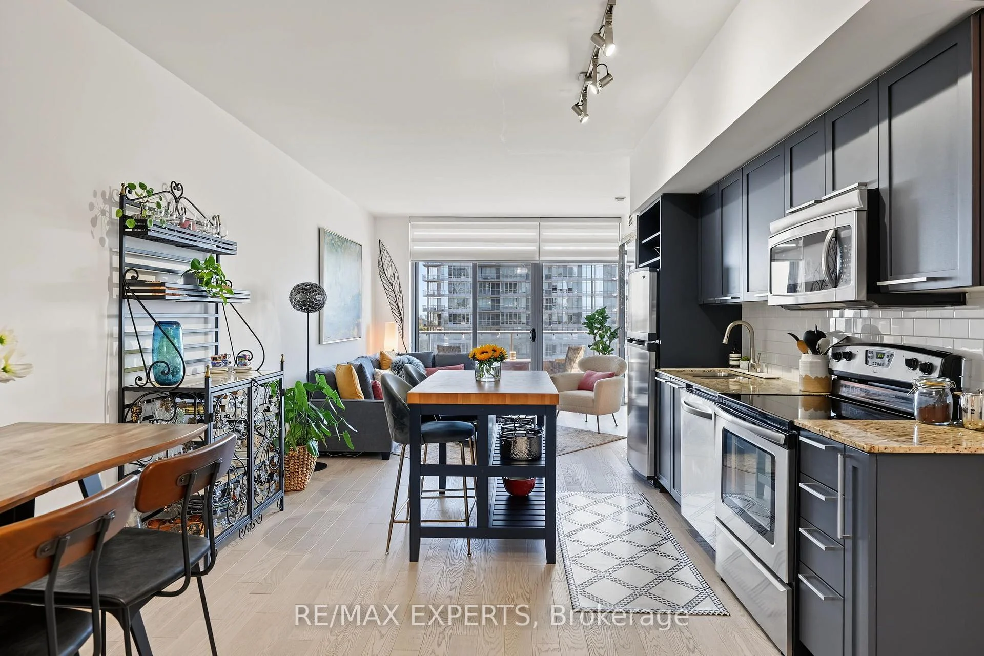 Photo 11 of Unit 1915, 103 The Queensway, Toronto, High Park-Swansea — HOMEH